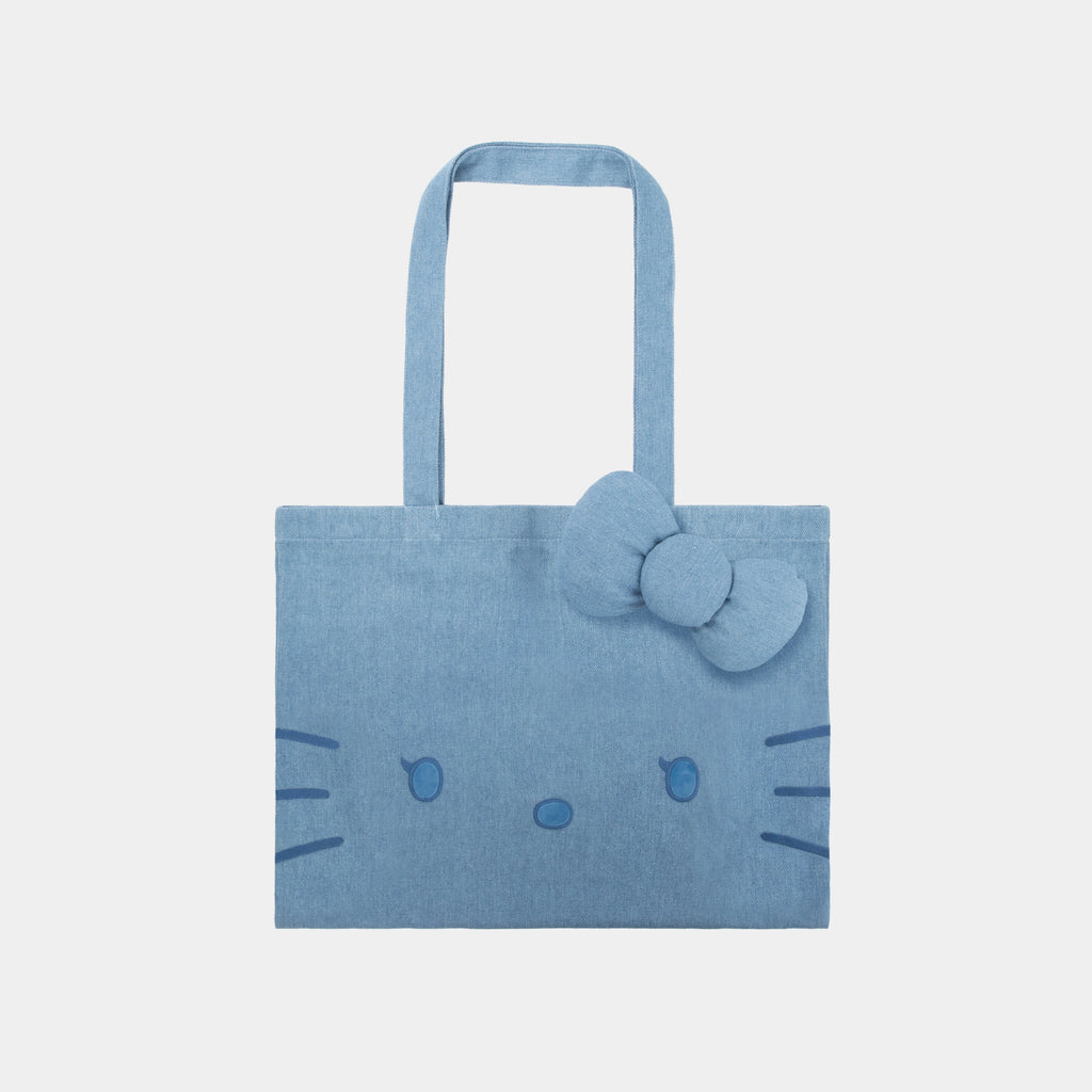 "Hello Kitty" Travel Nap Set On Vocation