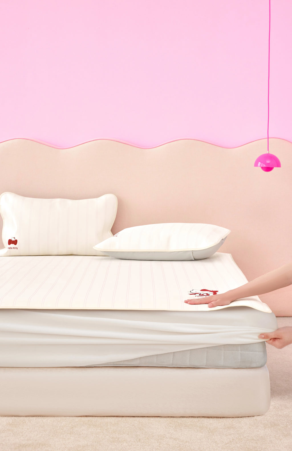 "Hello Kitty" Cooling Mat Set – Cream Pink