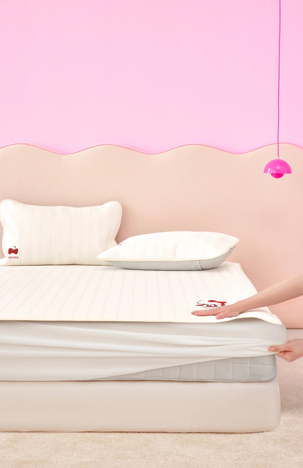 "Hello Kitty" Cooling Mat Set – Cream Pink