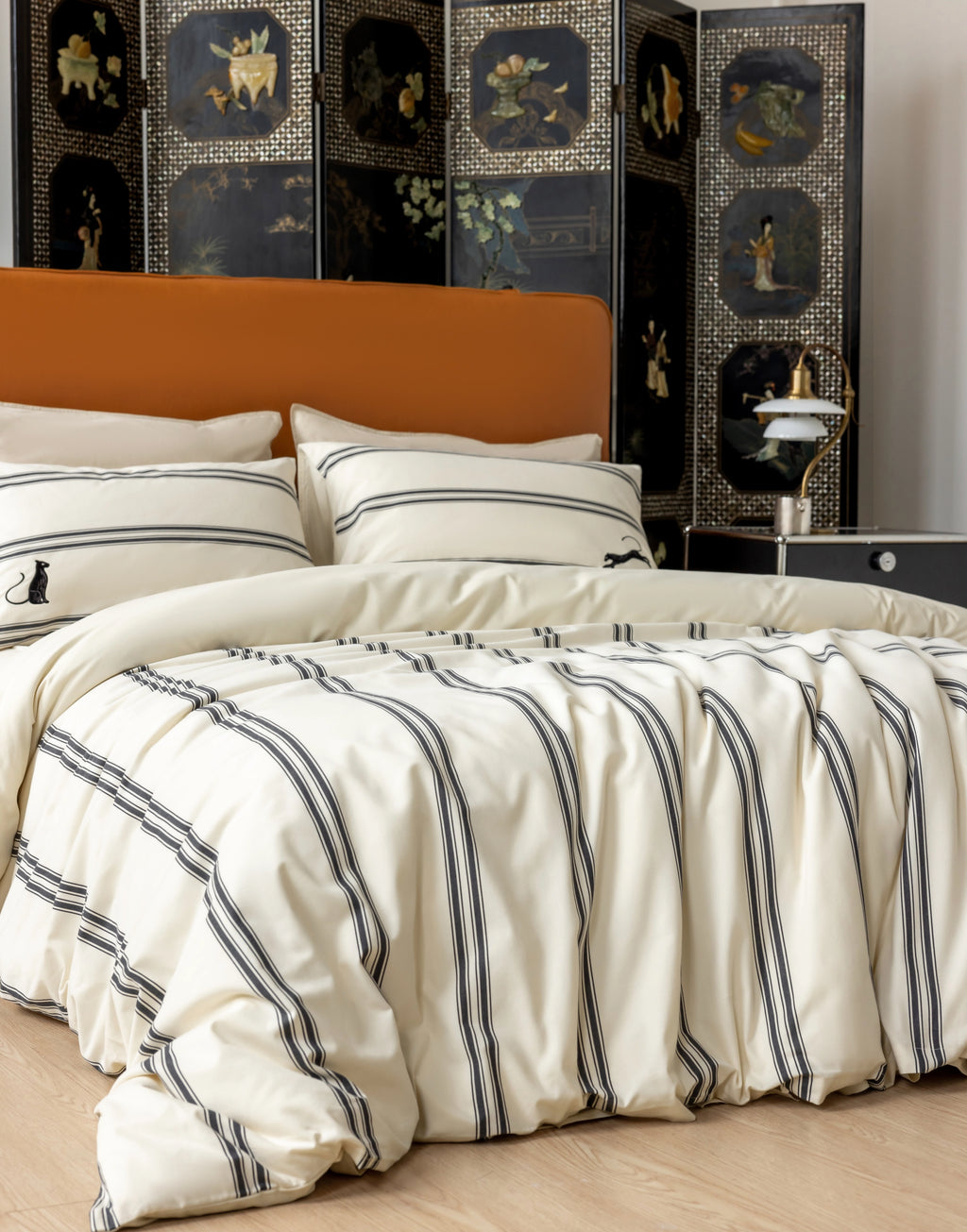 "Urban Jungle" Black Panther Yarn-Dyed Cotton Bedding Set – Moonlight White