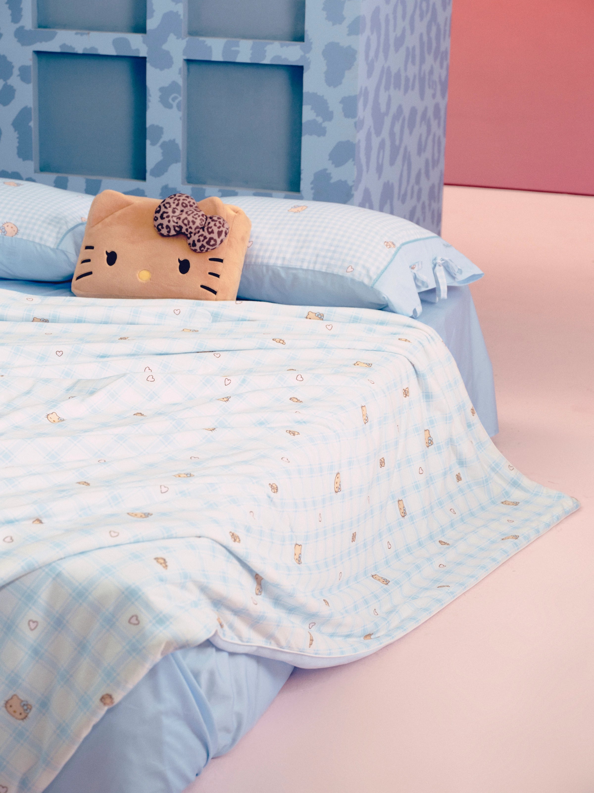 "Hello Kitty" Knitted Summer Quilt – Hello Kitty Check