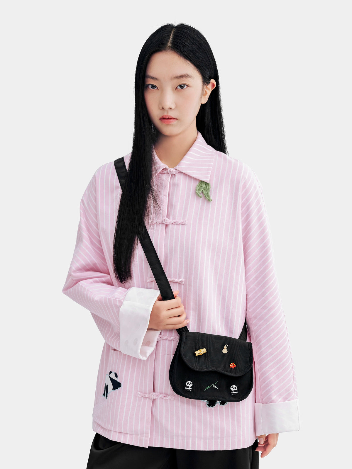 "panda pompom" Crossbody Bag