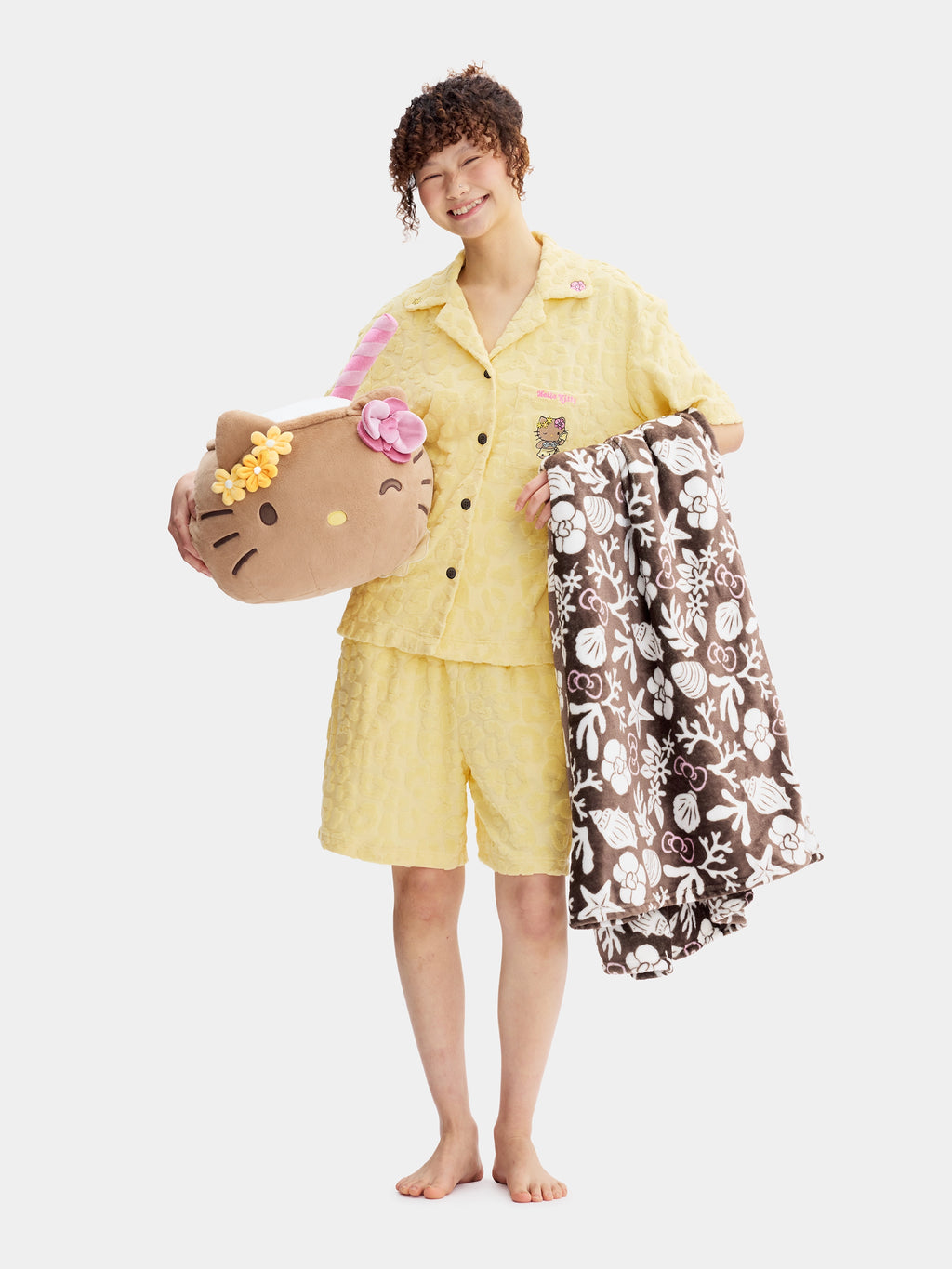 "Hello Kitty" Flannel Blanket & Cushion Set – Tanned Coconut