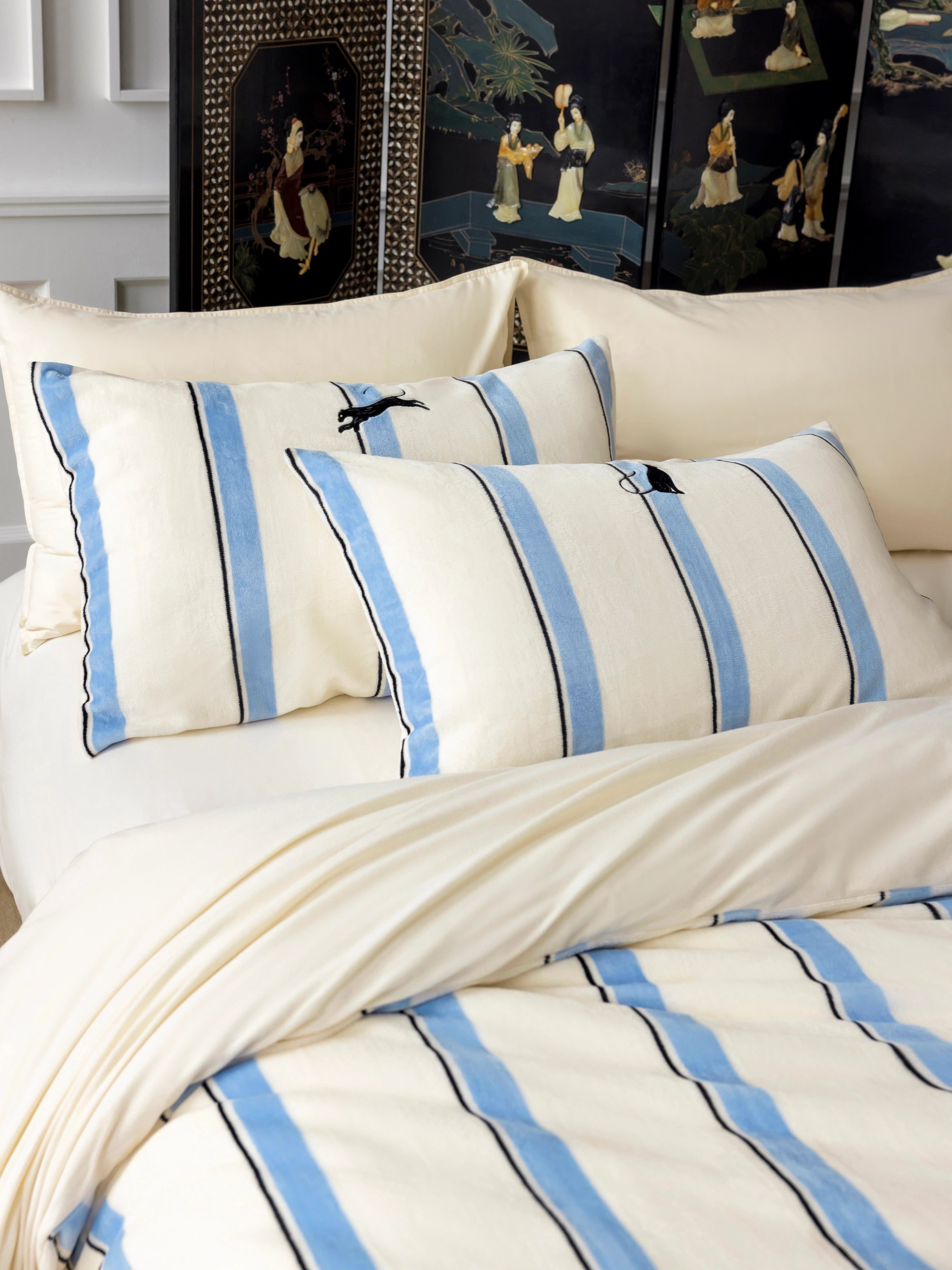 "Urban Junglee" Black panther flannel bedding set Blue and White Stripes