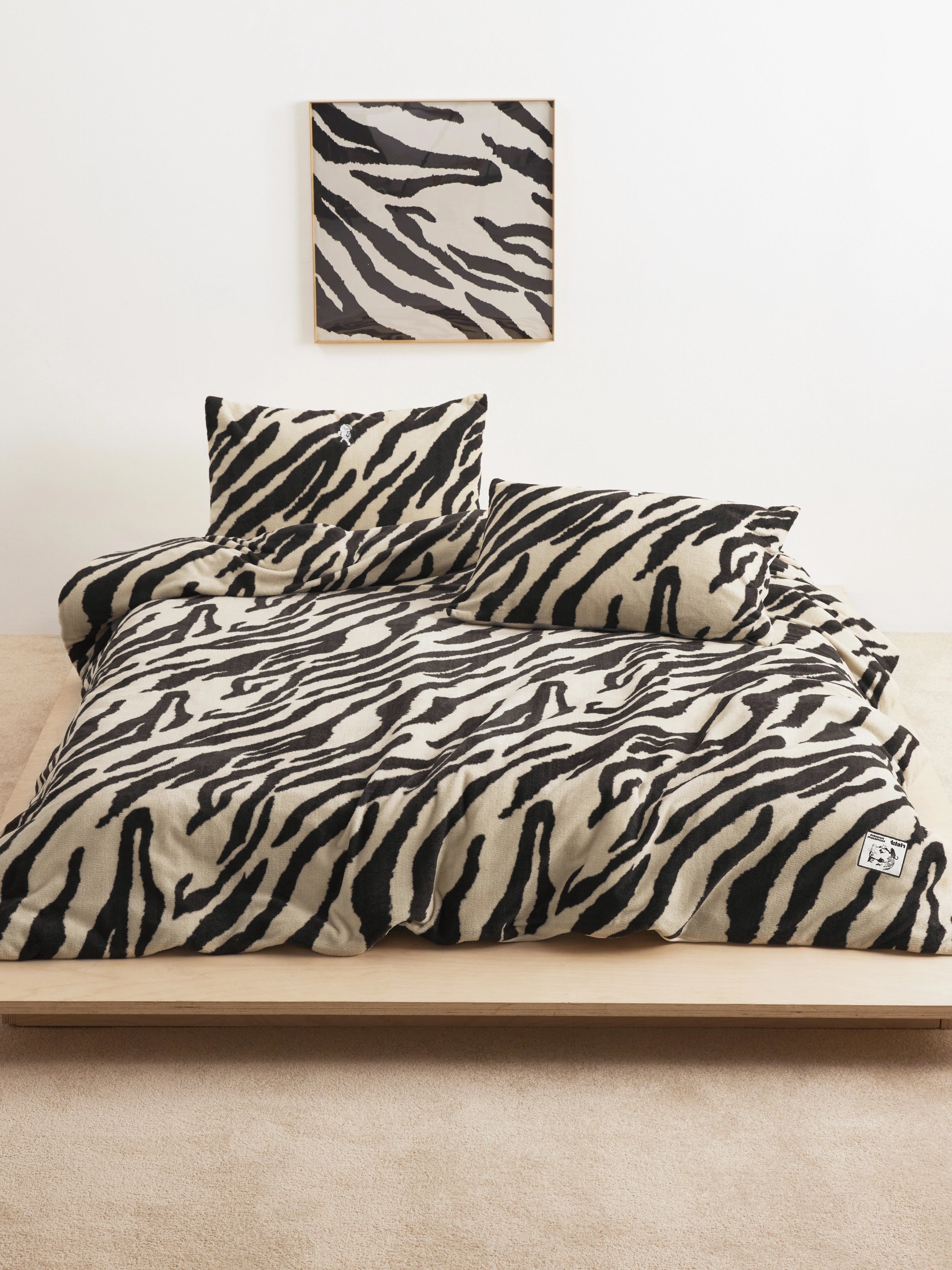 "Panda PomPom"  curly flannel bedding set Zebra Patterned
