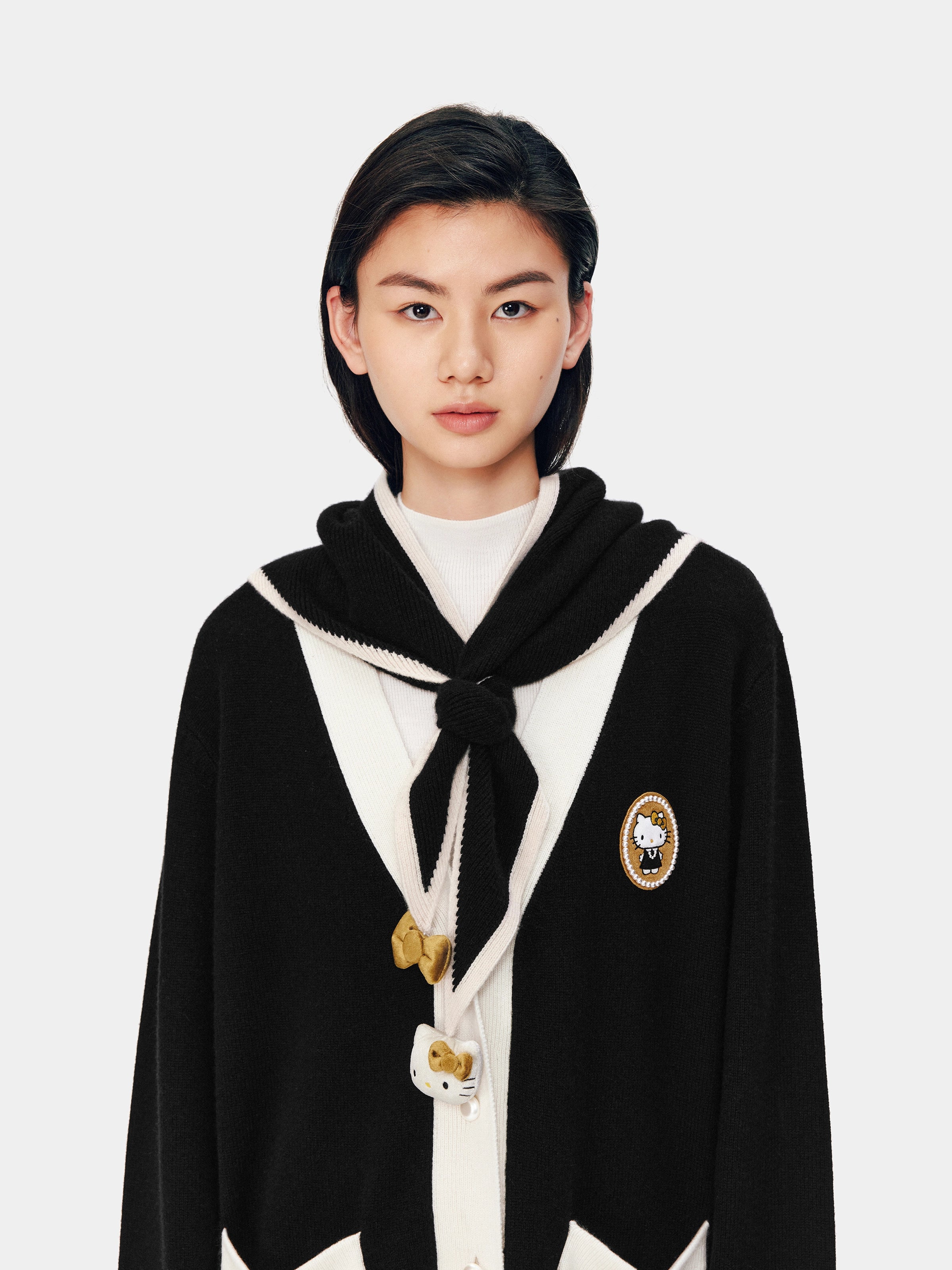 "Hello Kitty" Cashmere Knitted Triangle Scarf