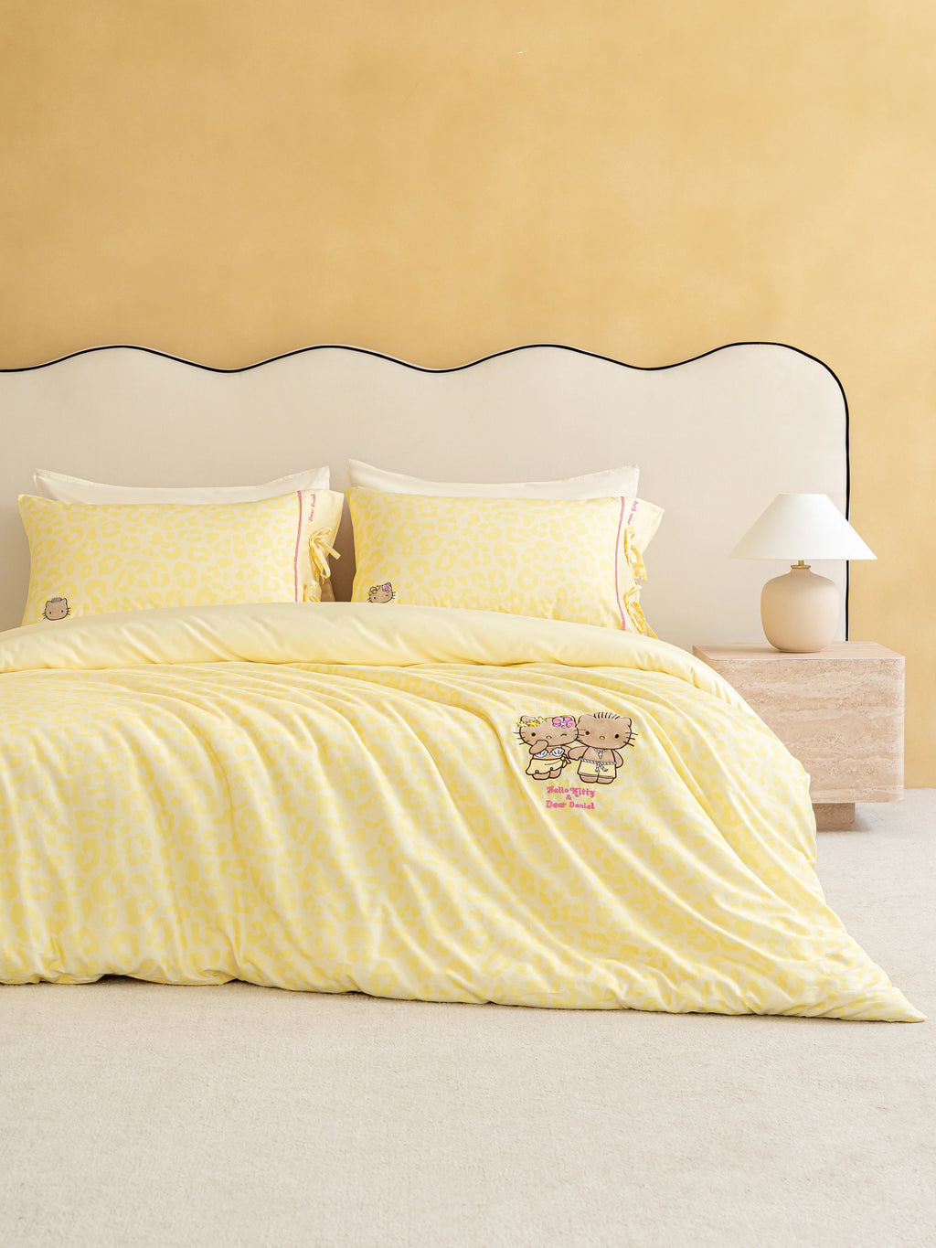 "Hello Kitty" Cotton Sateen Printed Bedding Set – Sunbeam Leopard