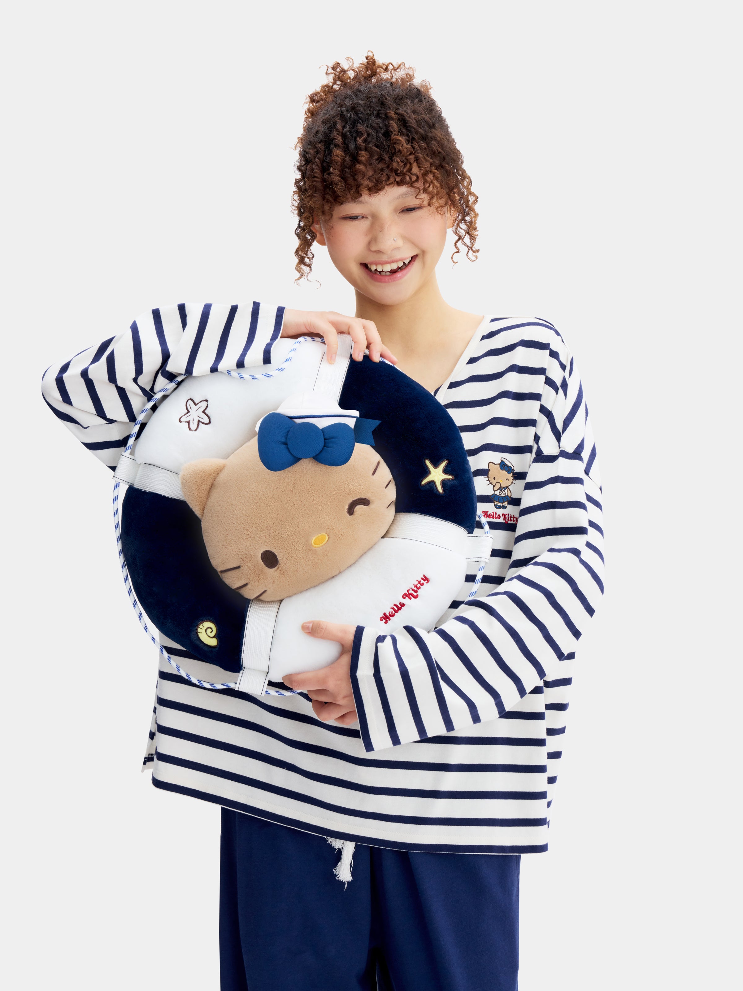 “Hello Kitty” 구명부표 모양 쿠션