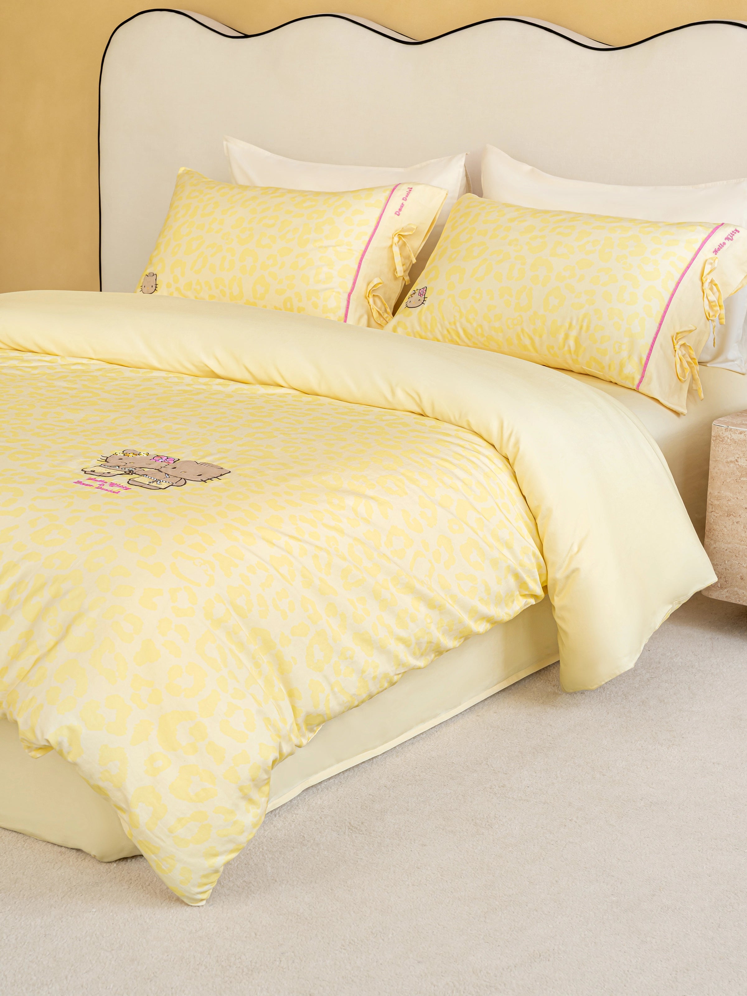 "Hello Kitty" Cotton Sateen Printed Bedding Set – Sunbeam Leopard