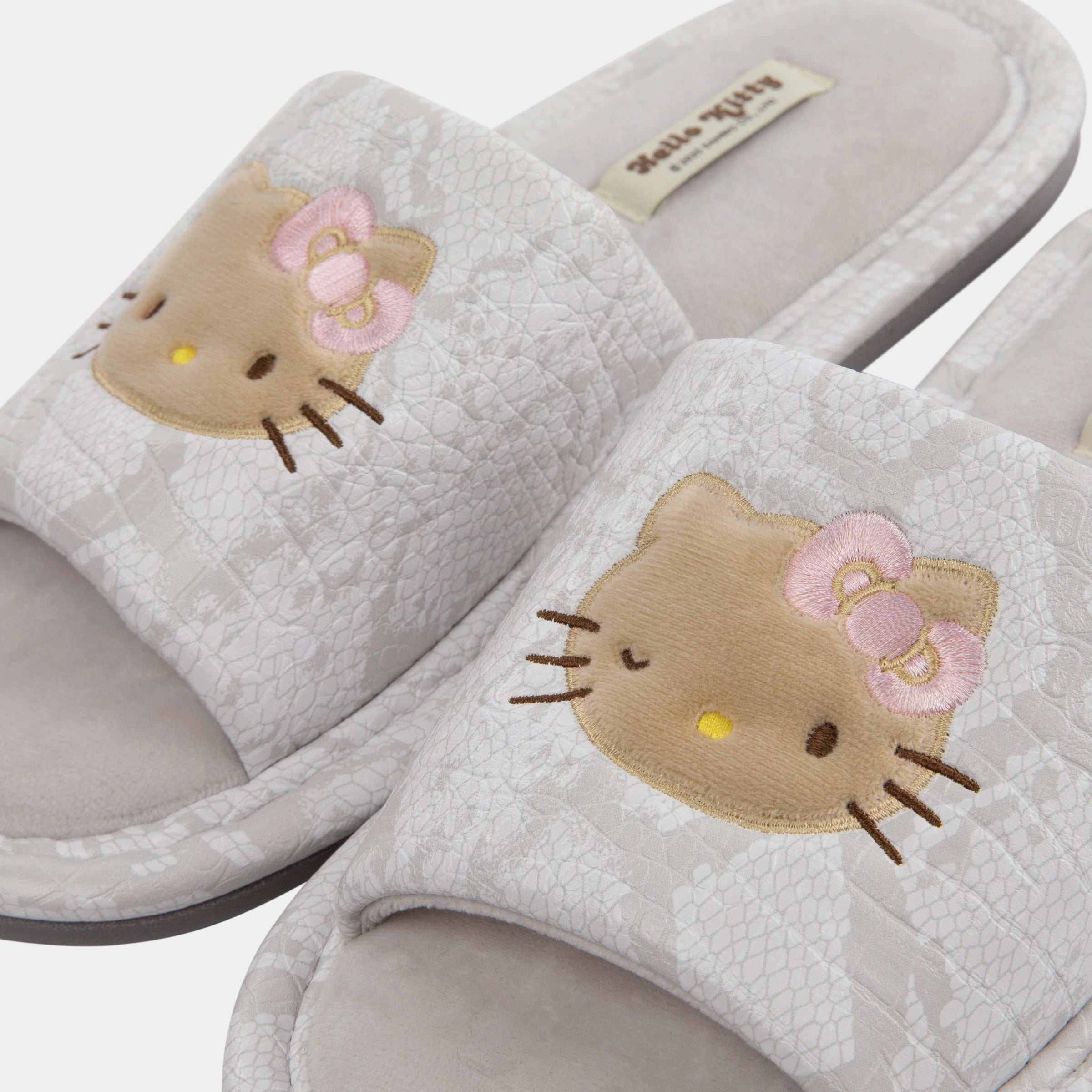 “Hello Kitty” PU Slippers White Snake Print