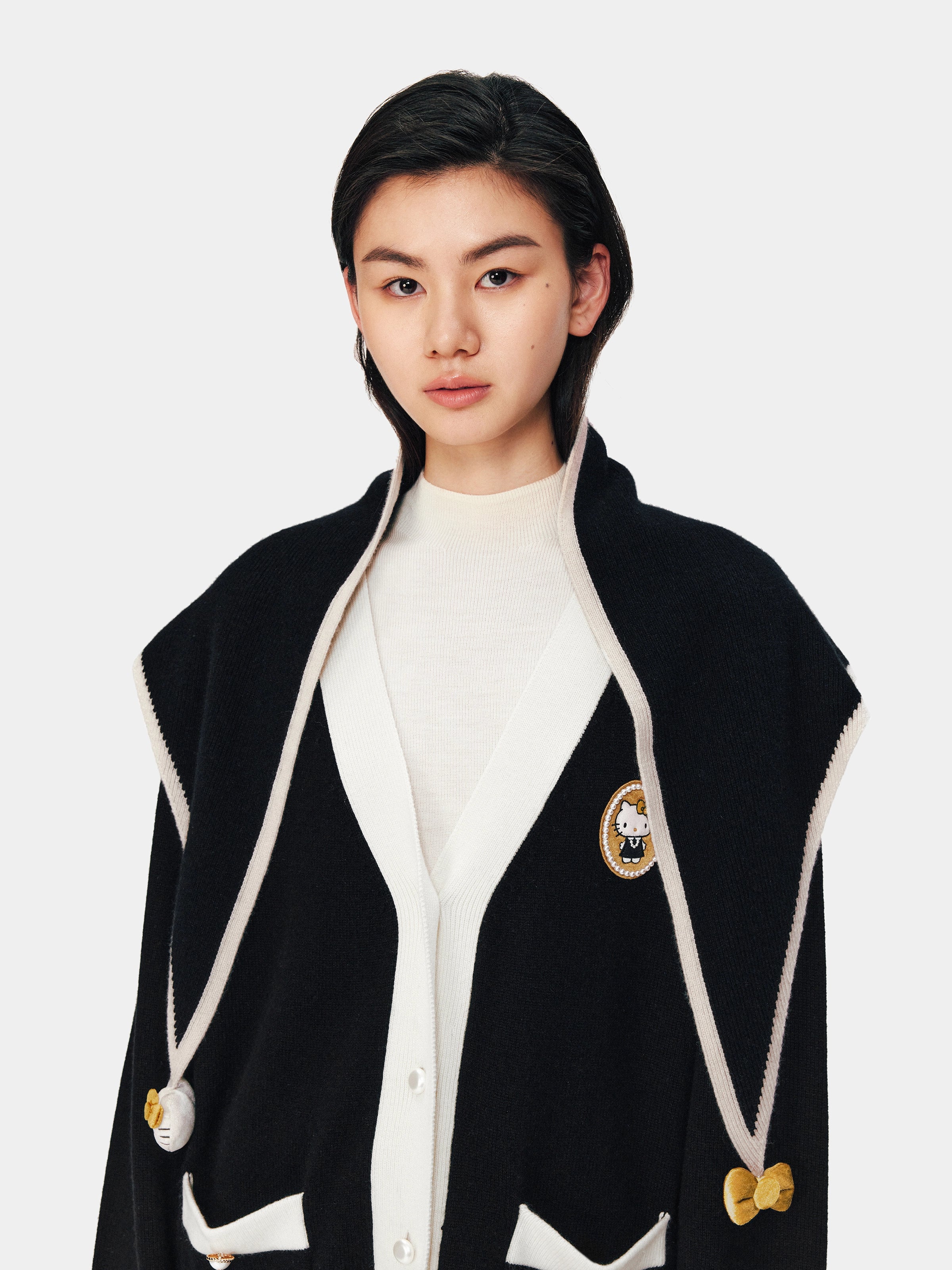 "Hello Kitty" Cashmere Knitted Triangle Scarf