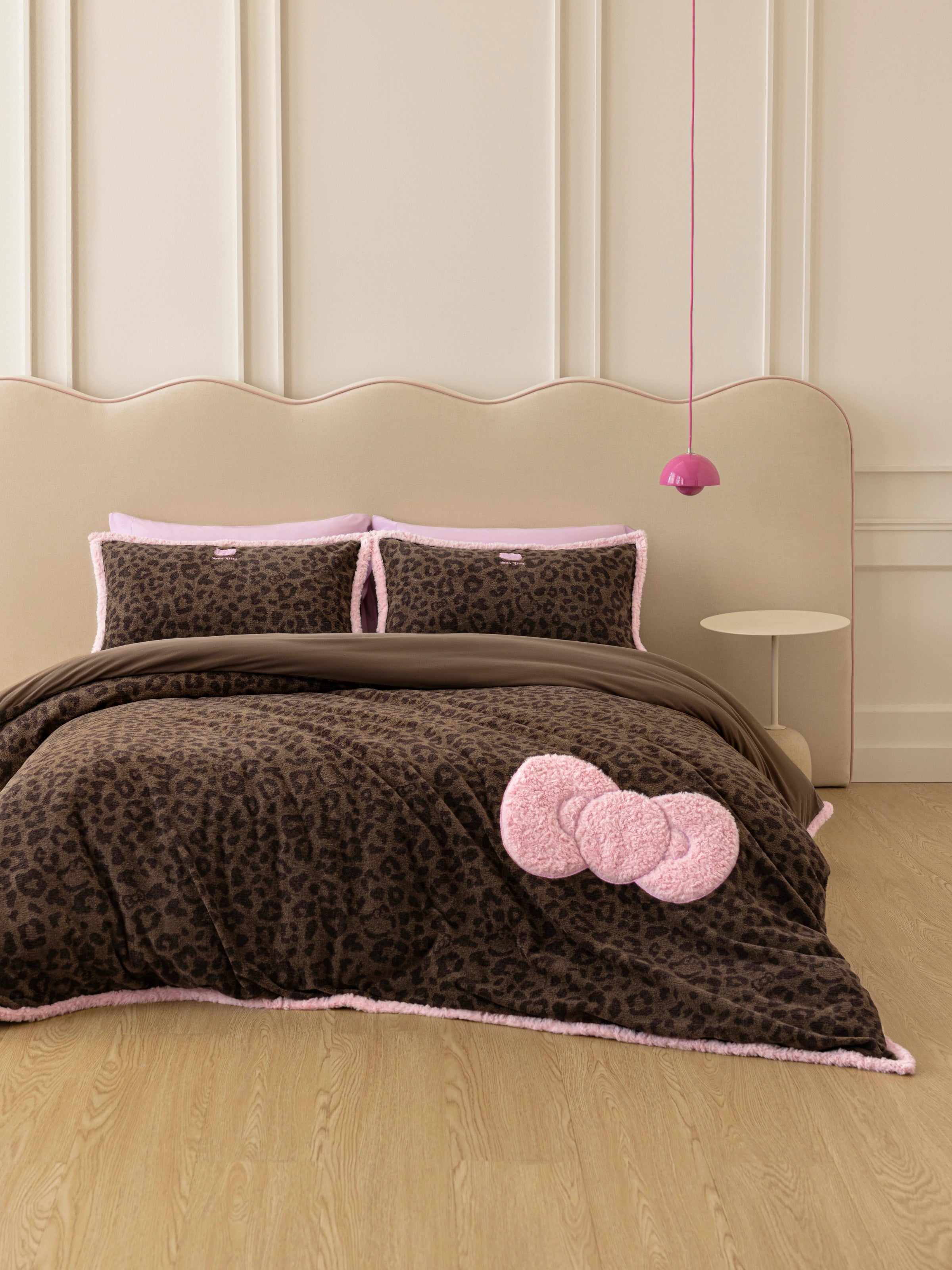 "Hello Kitty" Curly Flannel Bedding Set – Choco