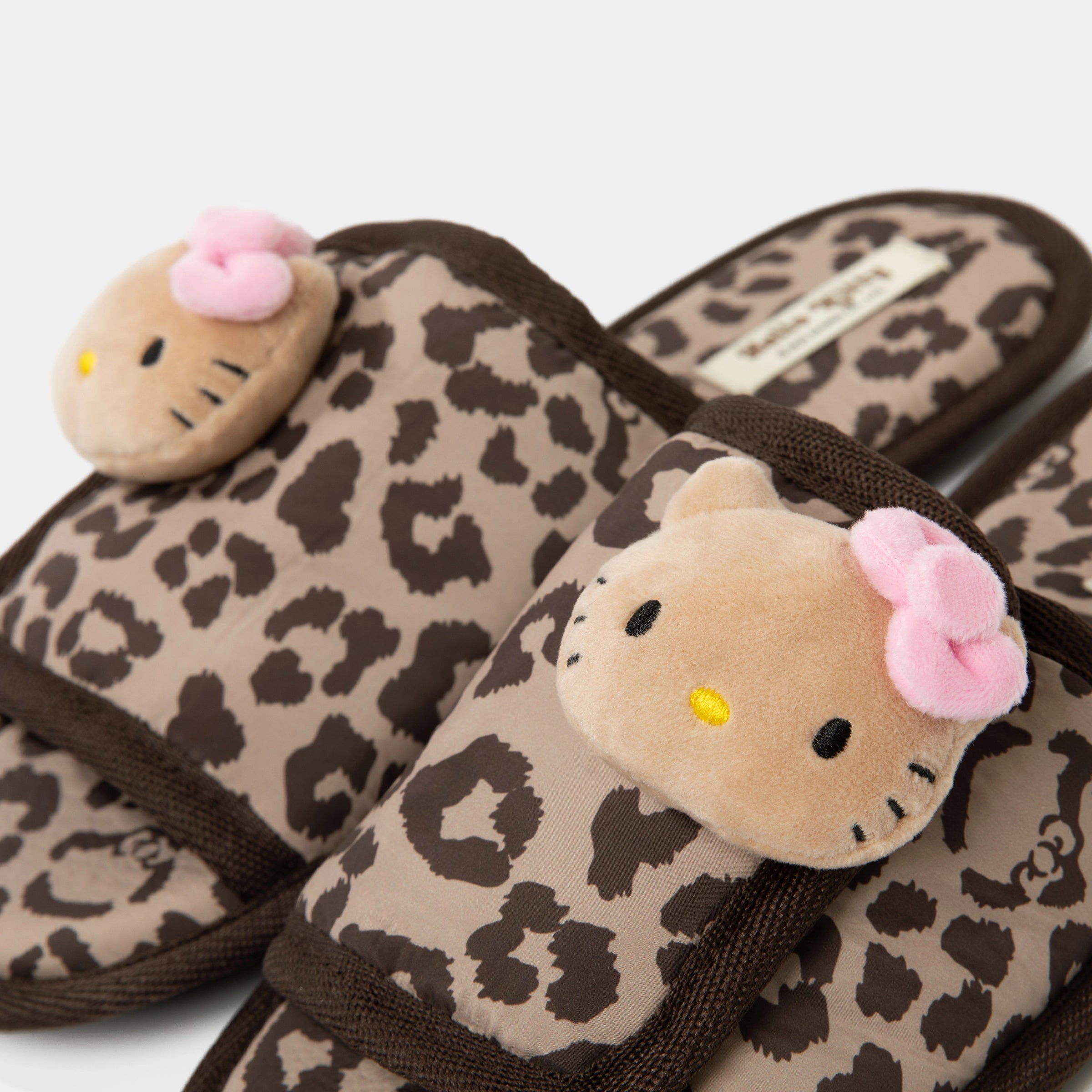 "Hello Kitty" GildeFold Slippers Leopard