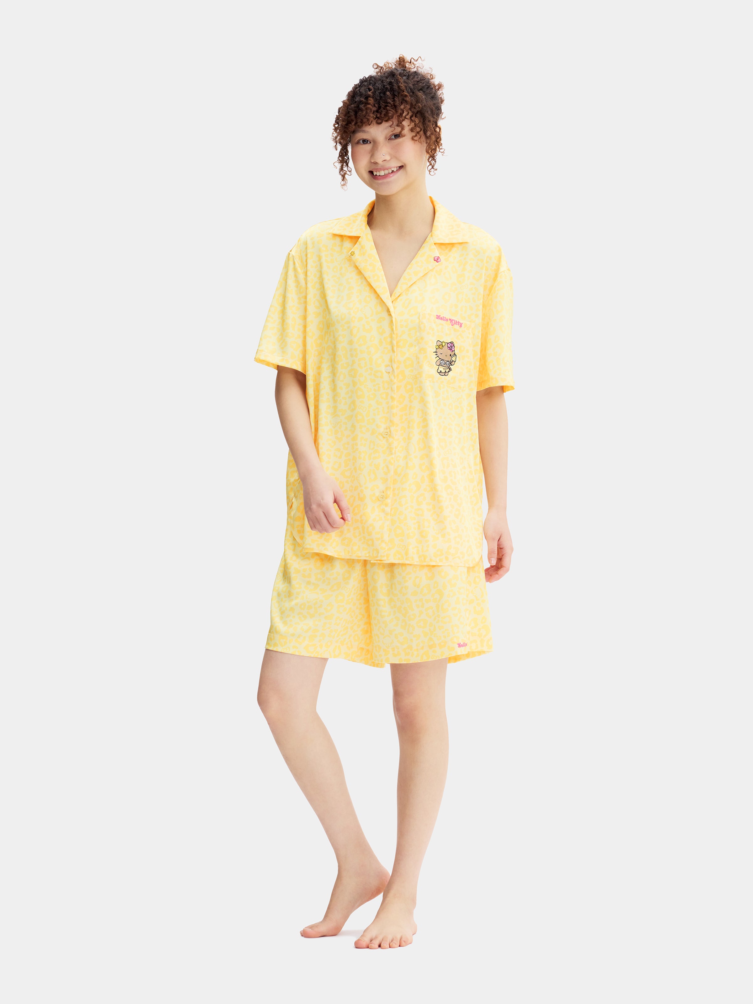"Hello Kitty" Satin Loungewear Set Short Sleeve & Shorts – Sunbeam Leopard
