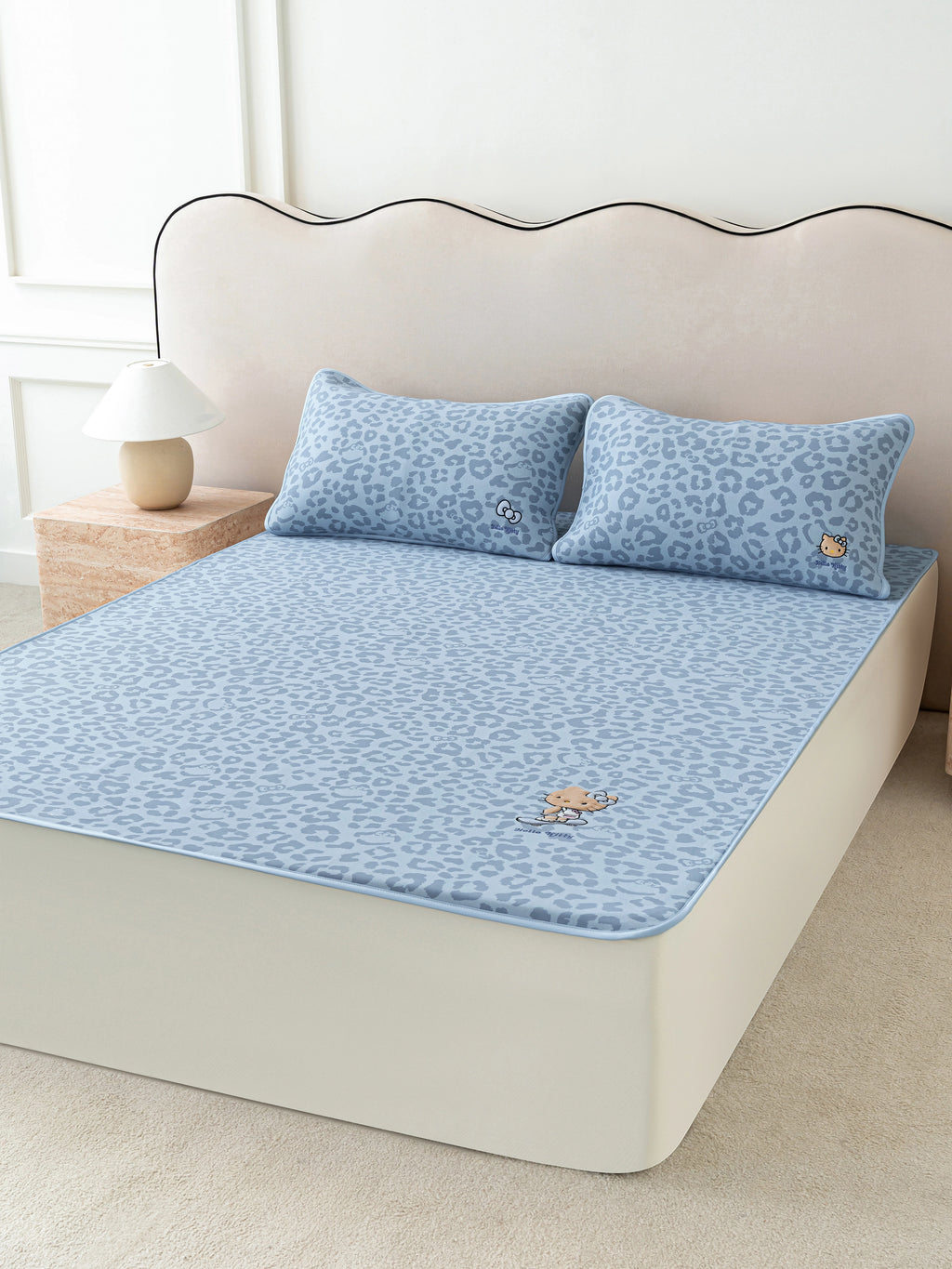 "Hello Kitty" Cooling Bed Mat – Denim Leopard