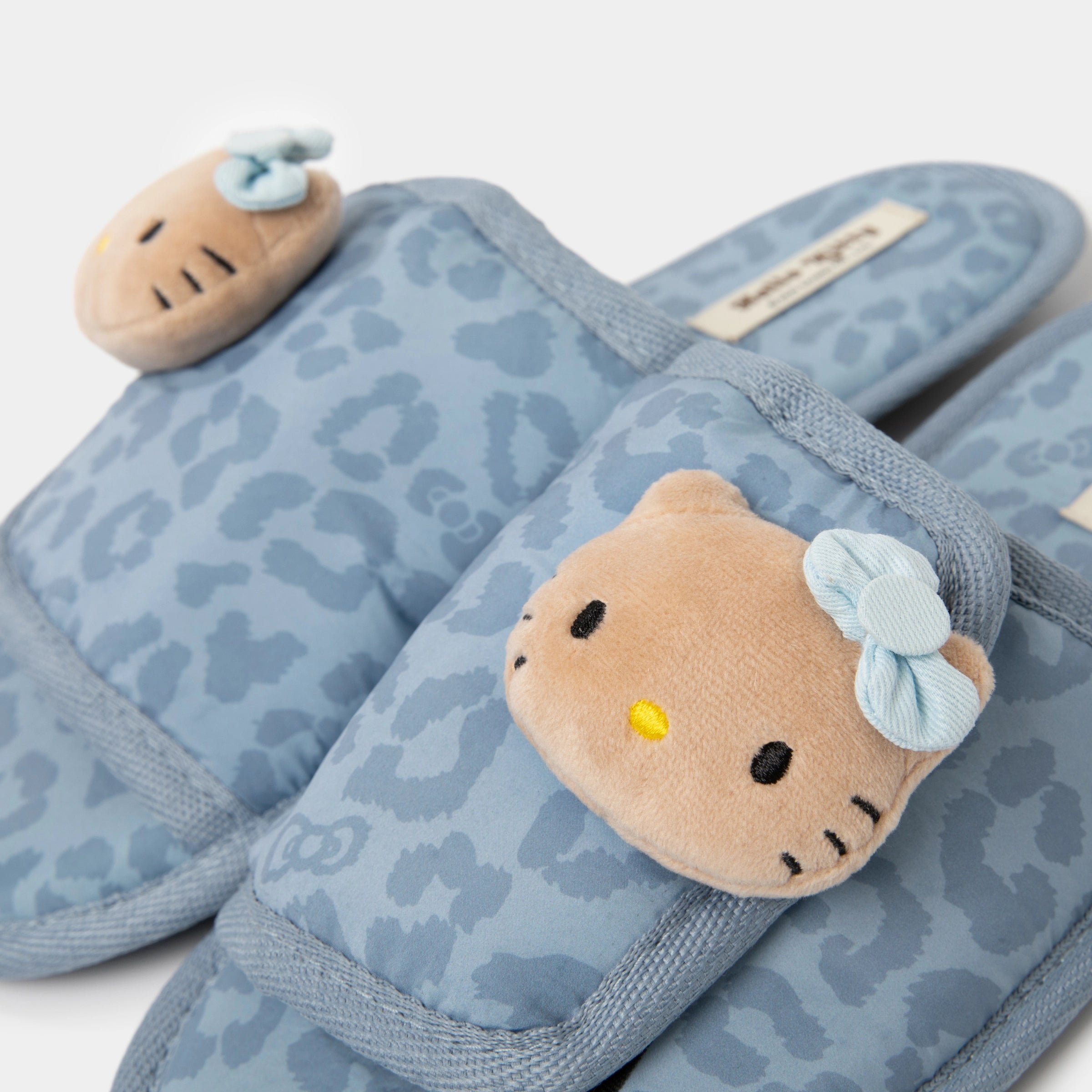 "Hello Kitty" GildeFold Slippers Denim Leopard
