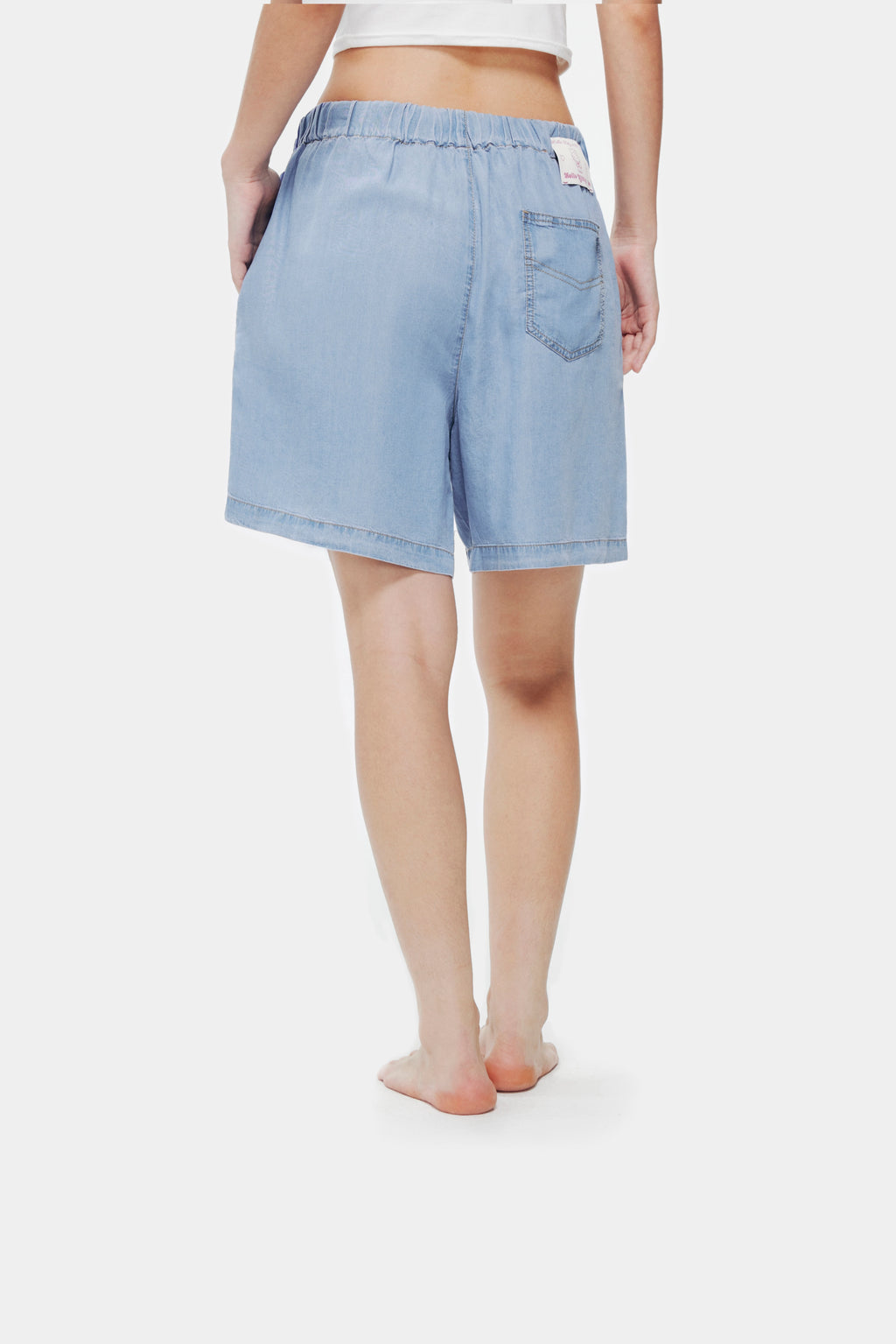 "Hello Kitty" Tencel Loungewear Shorts – Light Wash