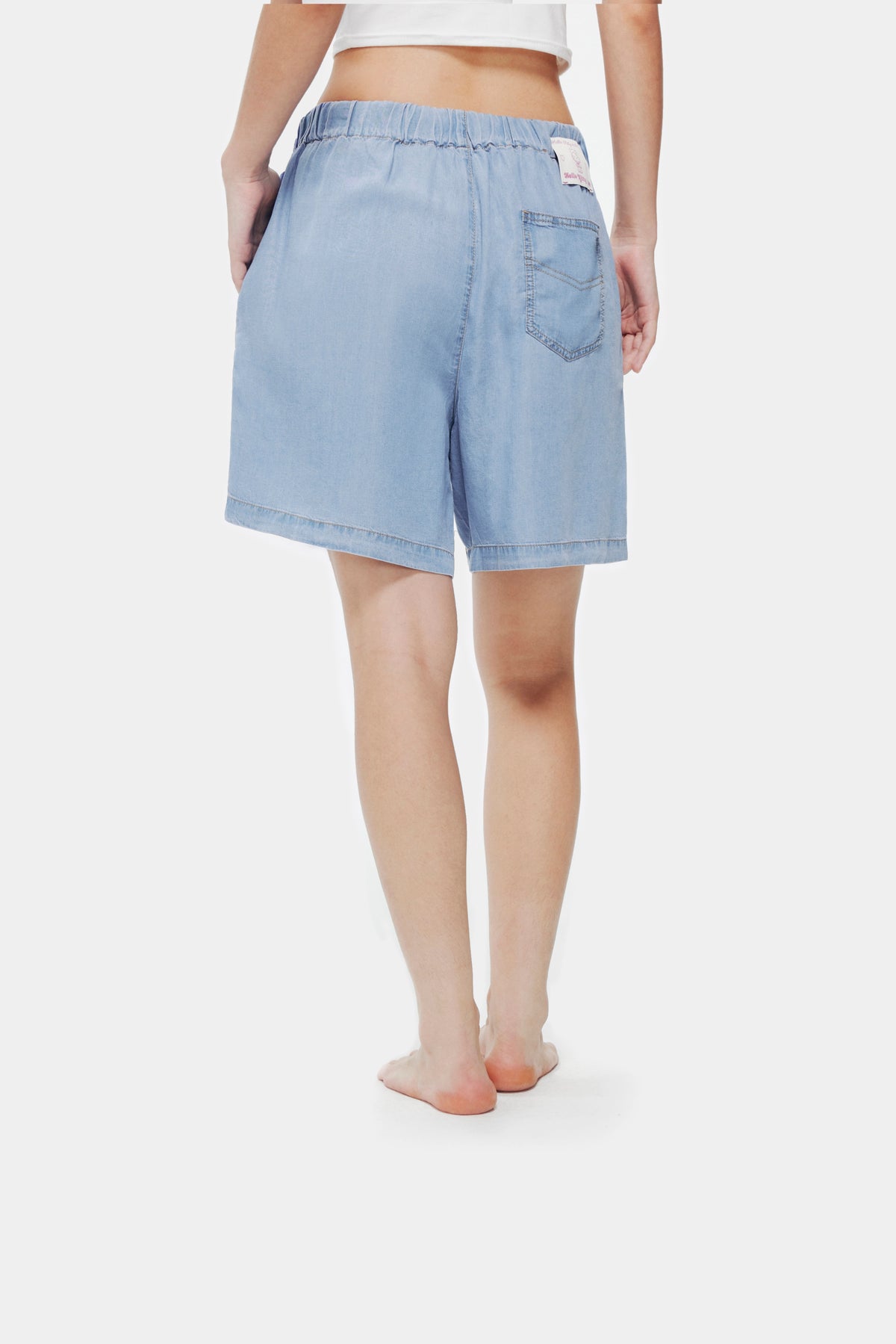 "Hello Kitty" Tencel Loungewear Shorts – Light Wash