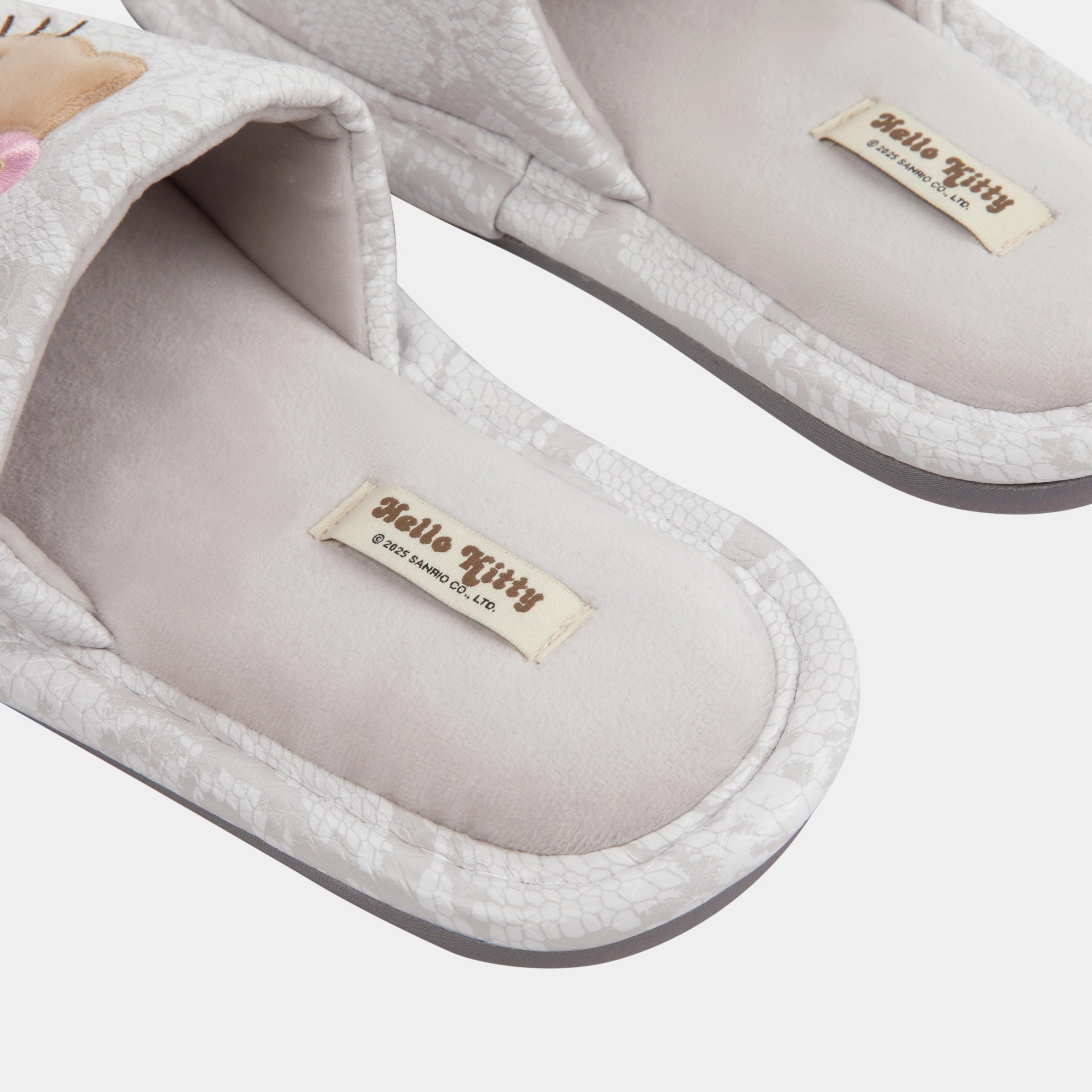 “Hello Kitty” PU Slippers White Snake Print