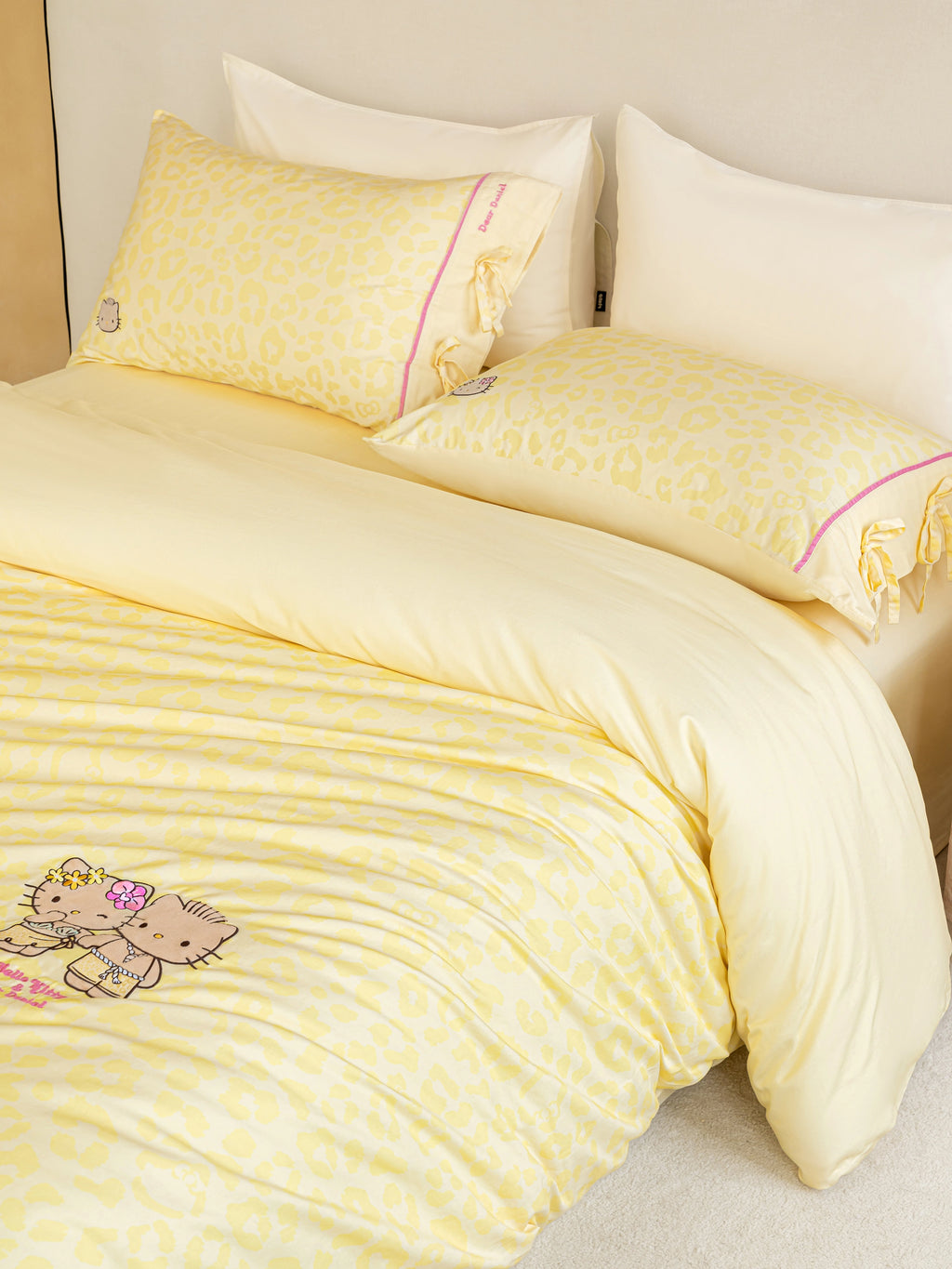 "Hello Kitty" Cotton Sateen Printed Bedding Set – Sunbeam Leopard
