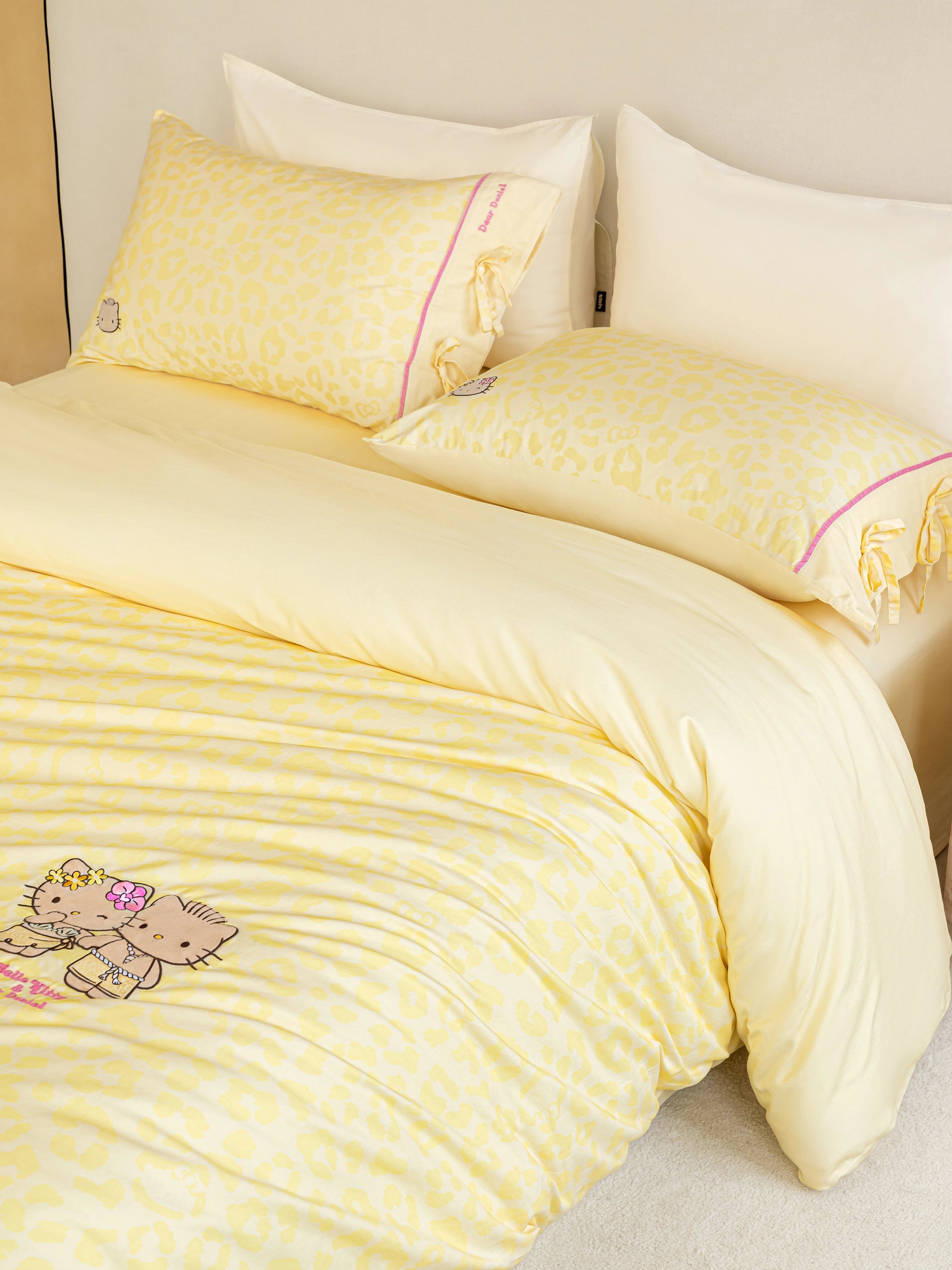 "Hello Kitty" Cotton Sateen Printed Bedding Set – Sunbeam Leopard