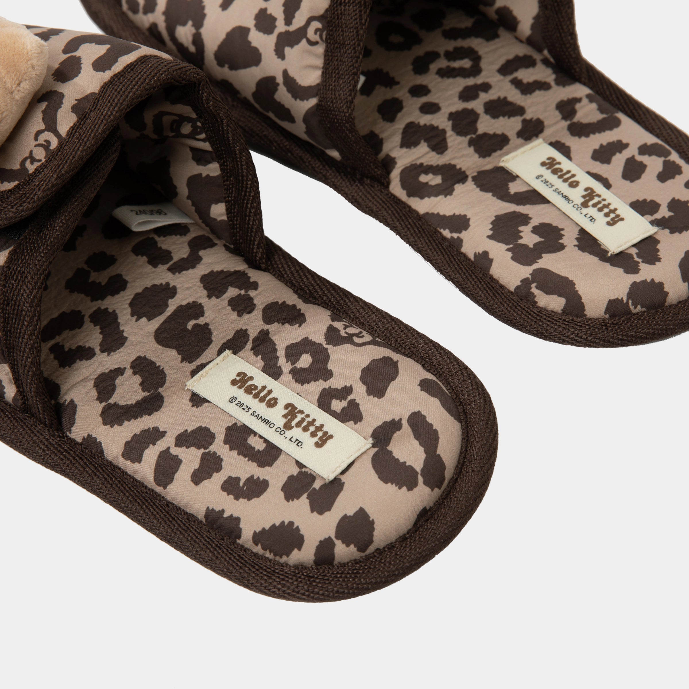 "Hello Kitty" GildeFold Slippers Leopard