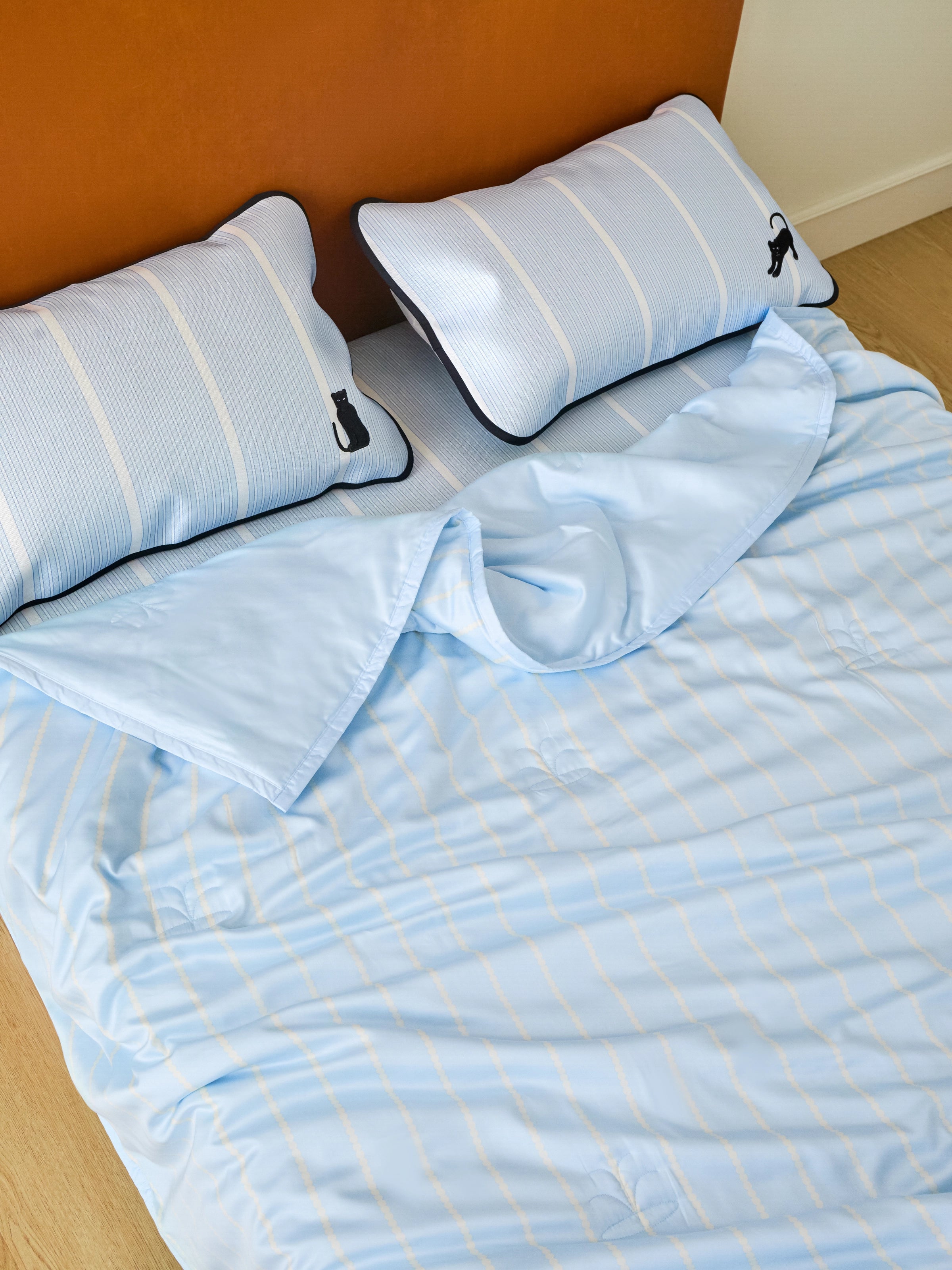 "Urban Junglee" Black Panther Tencel Summer Quilt Water Blue