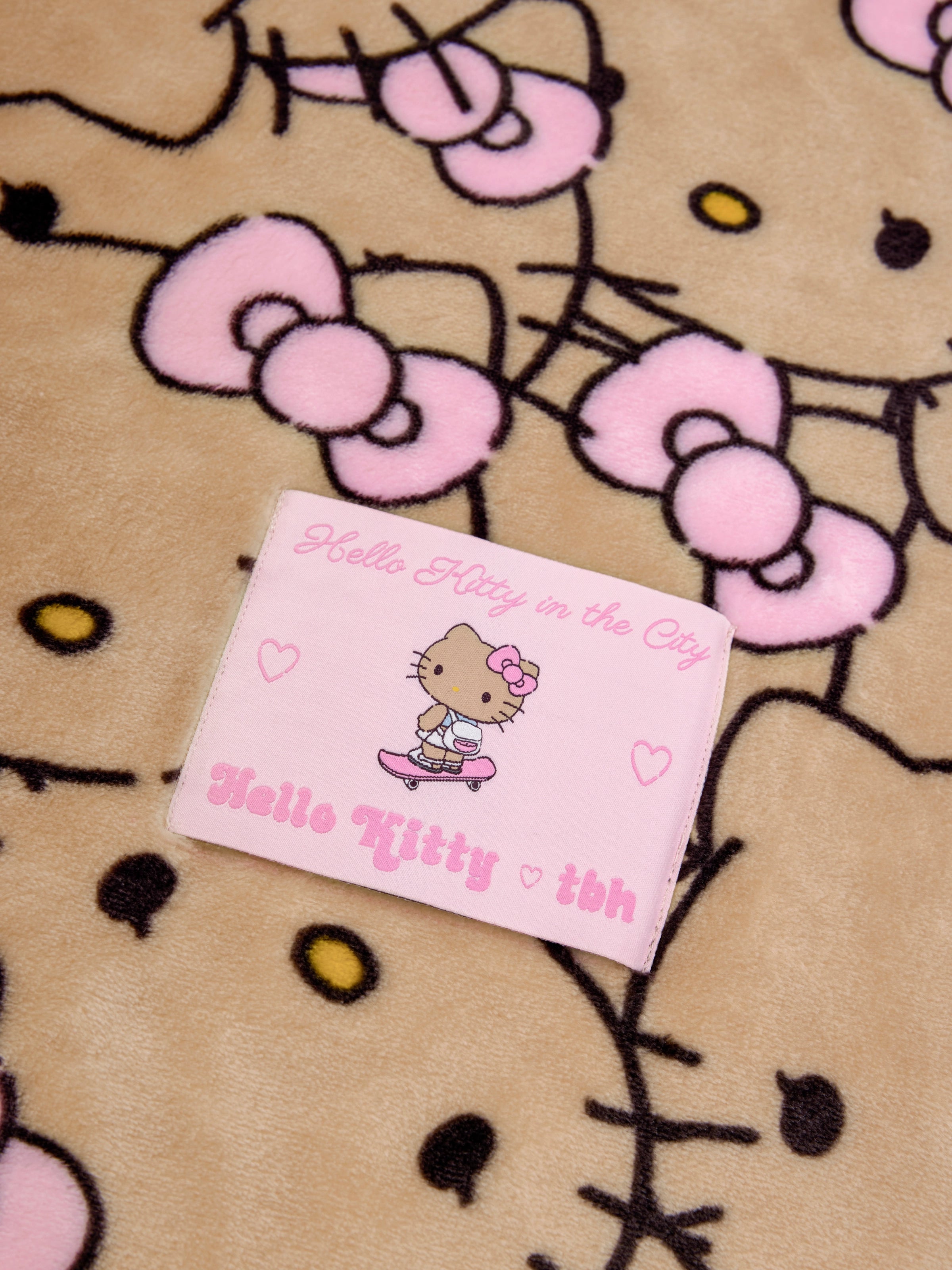 "Hello Kitty" Flannel Cozy Scented Blanket Hello Kitty Pattern