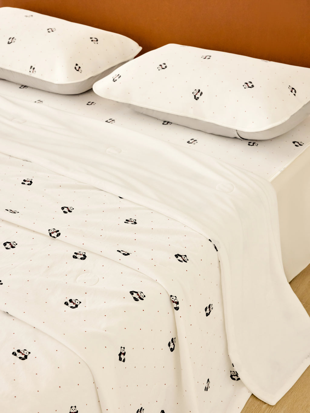 "Panda PomPom" Knitted Summer Quilt White