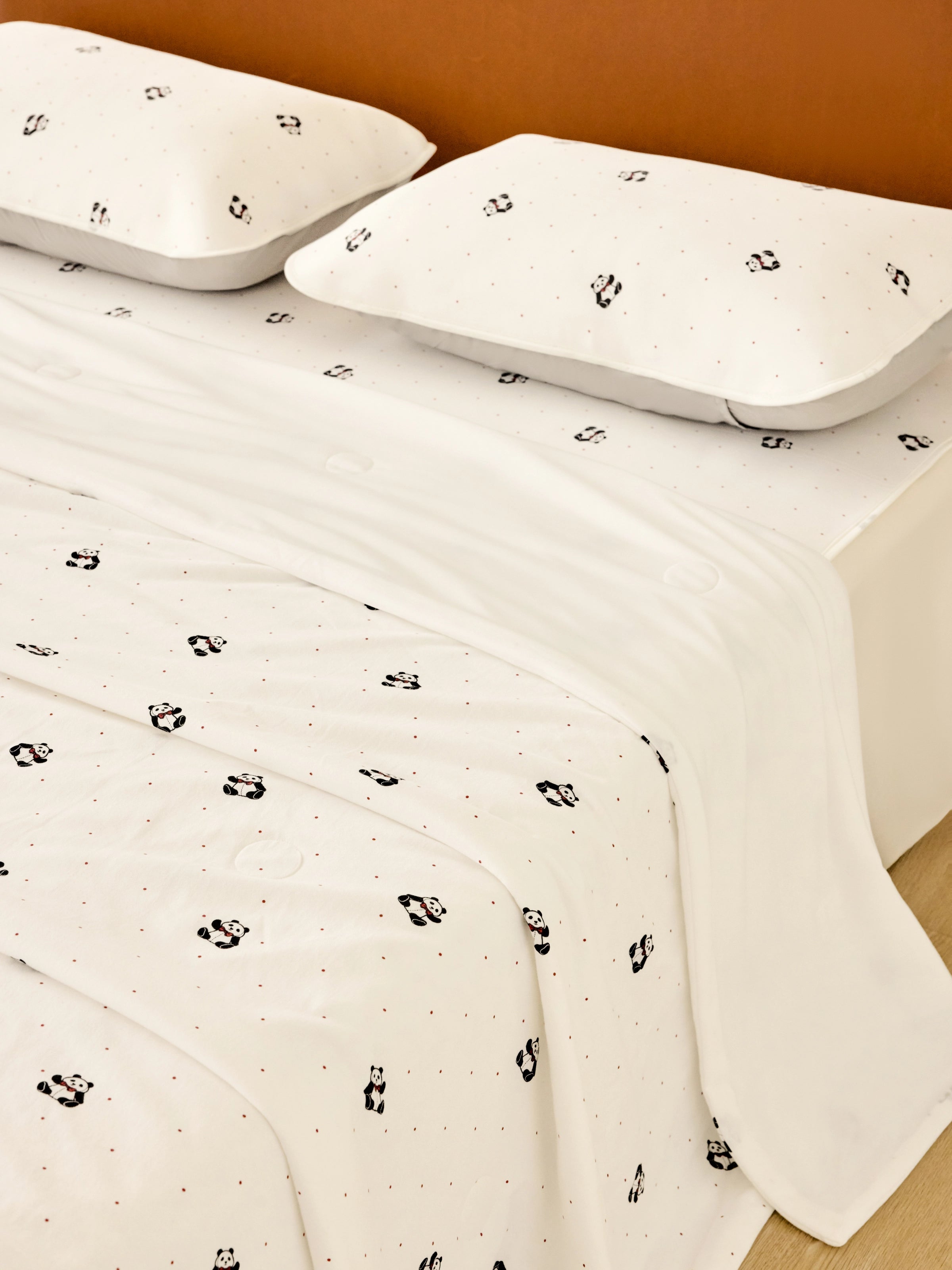 "Panda PomPom" Knitted Summer Quilt White
