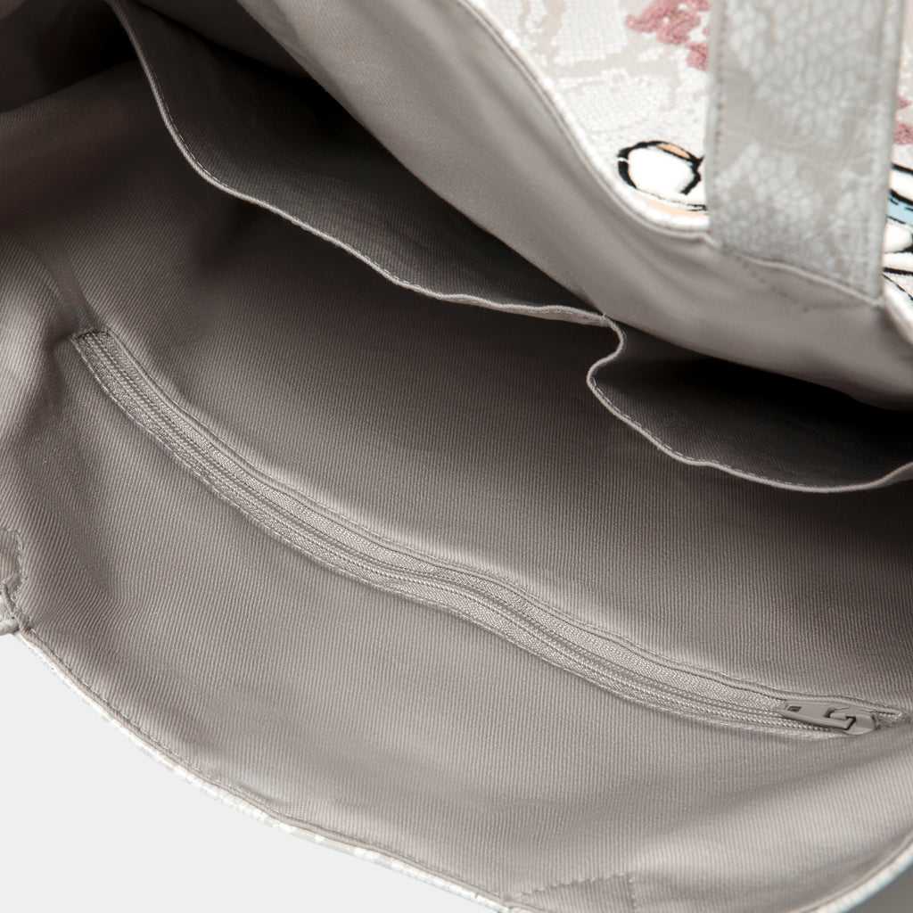 "Hello Kitty" Tote Bag – White Snake Print