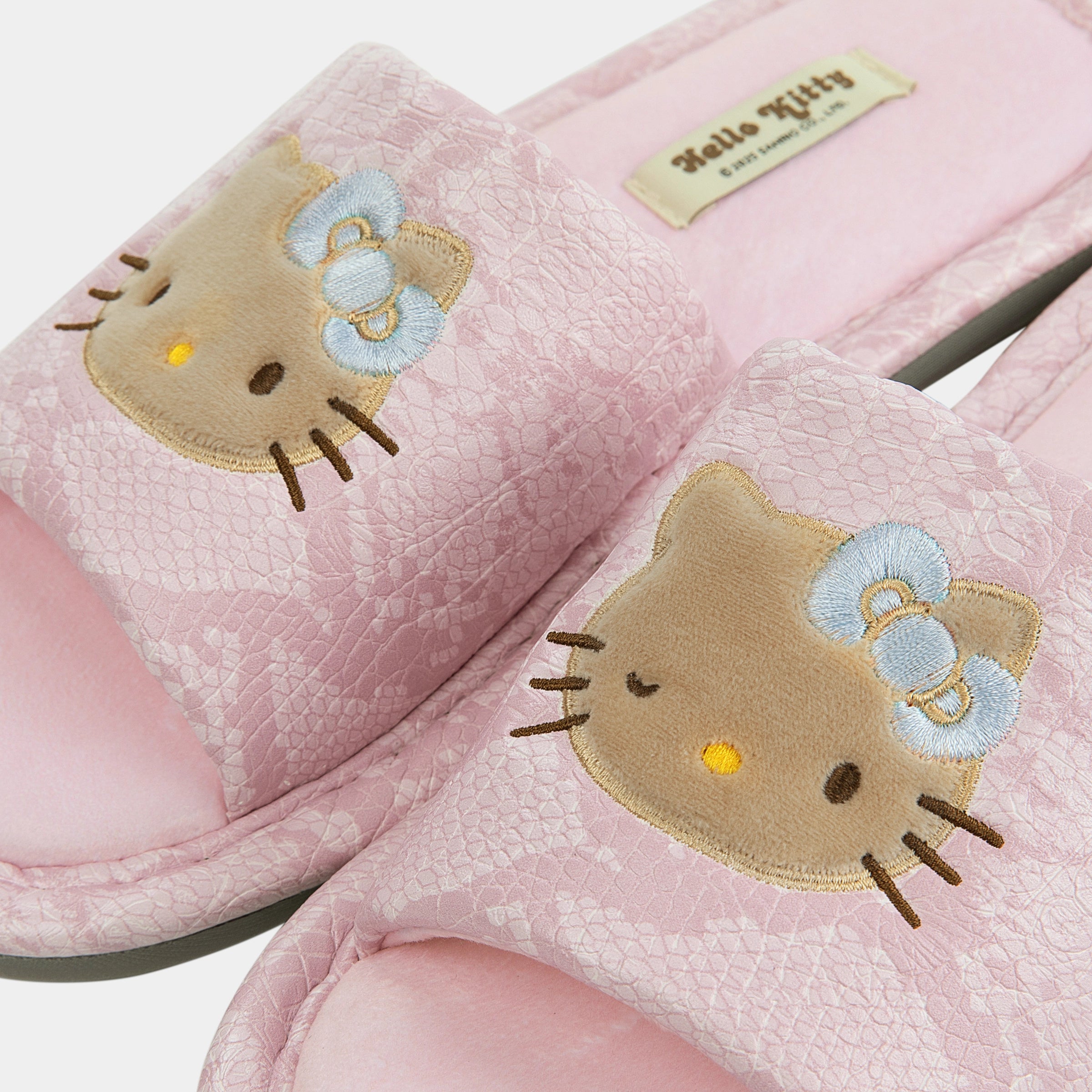 “Hello Kitty” PU Slippers Pink Snake Print