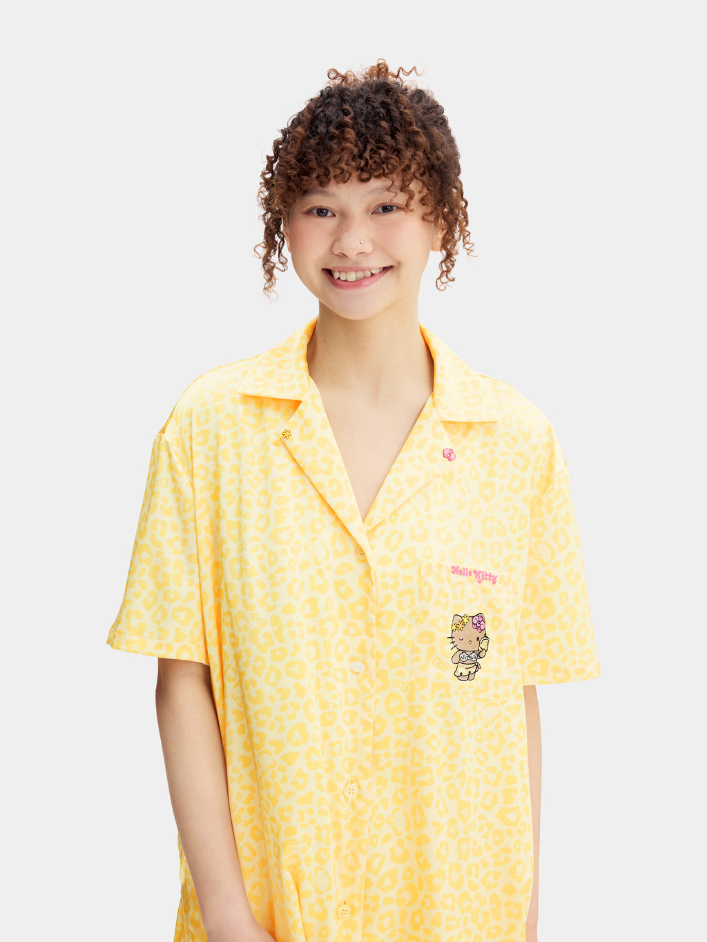 "Hello Kitty" Satin Loungewear Set Short Sleeve & Shorts – Sunbeam Leopard