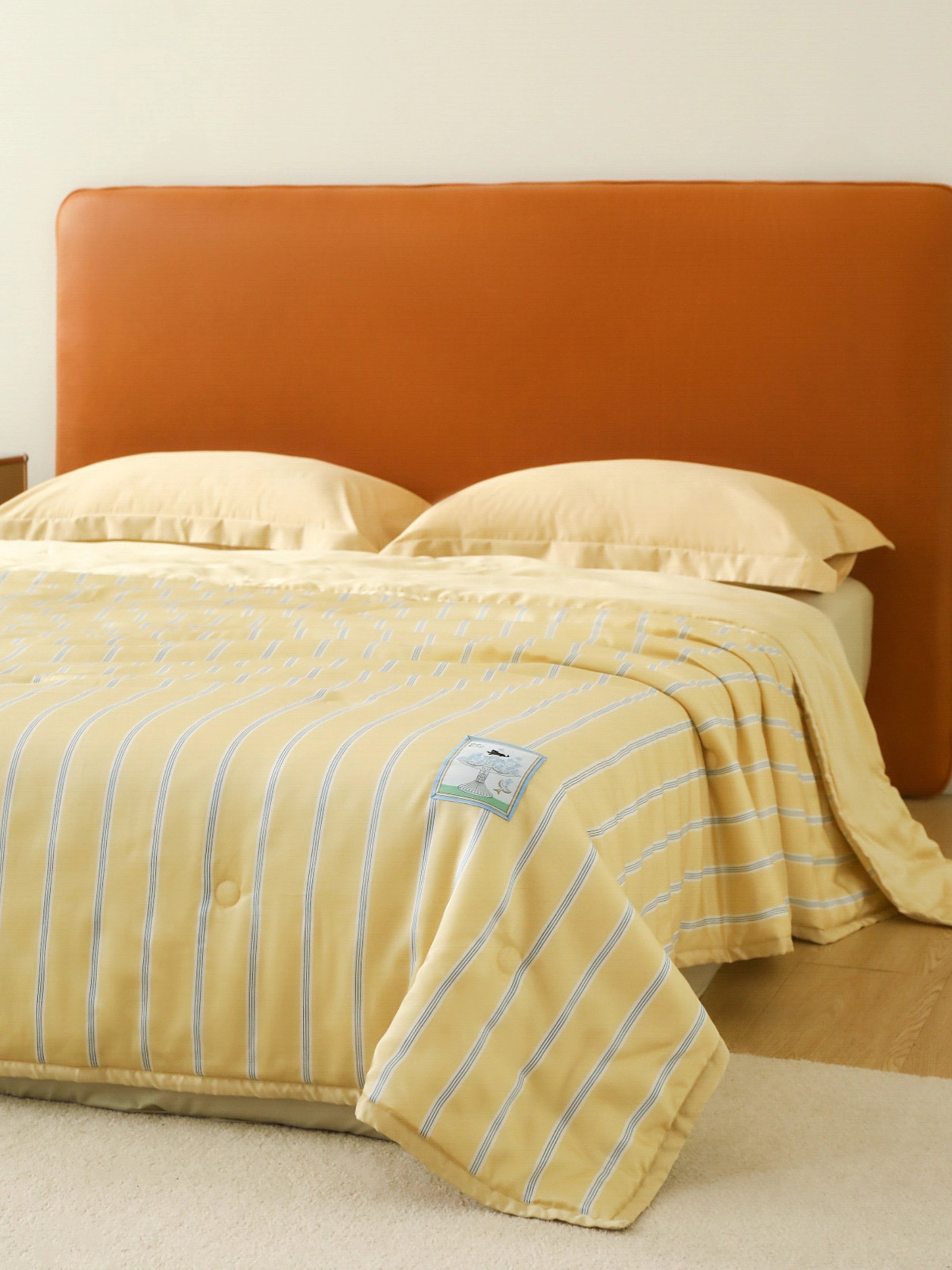 "Urban Junglee" Black Panther Tencel Summer Quilt Dandelion Yellow