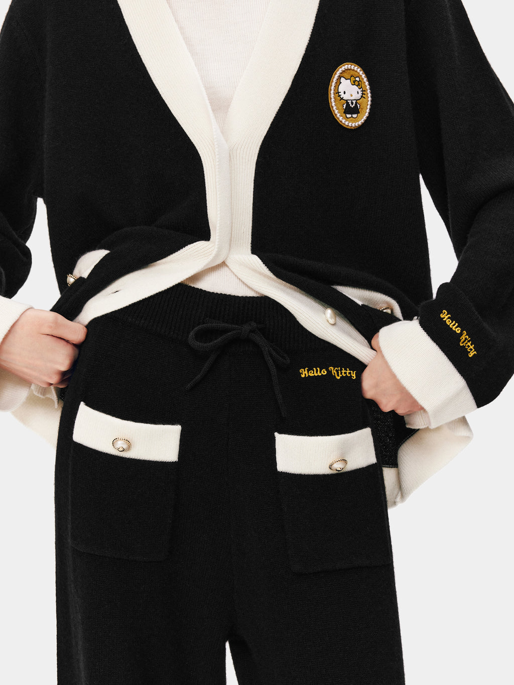 "Hello Kitty" Wool Cashmere Blend Pants – Black & White