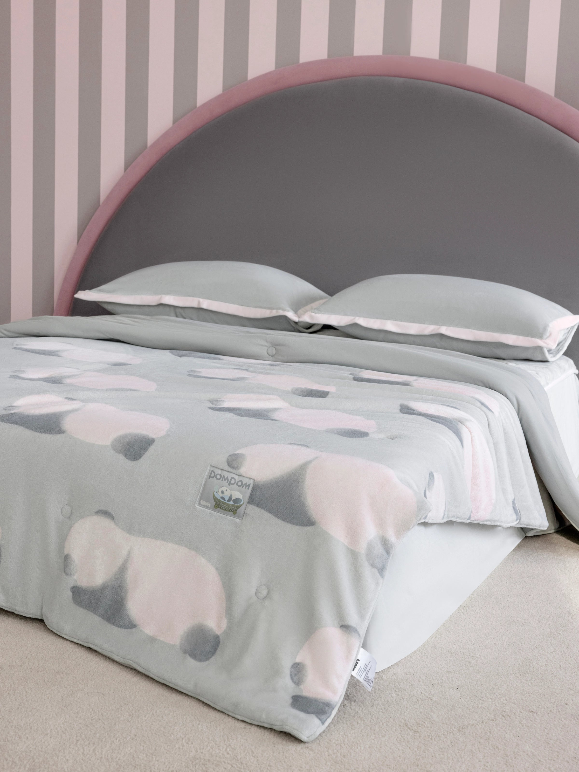 "Panda PomPom" Micro Flannel Comforter SleepyPOM