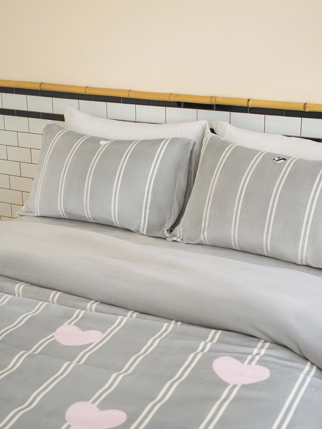 "panda pompom" "Hug Hug" Flannel Bedding Set – Grey