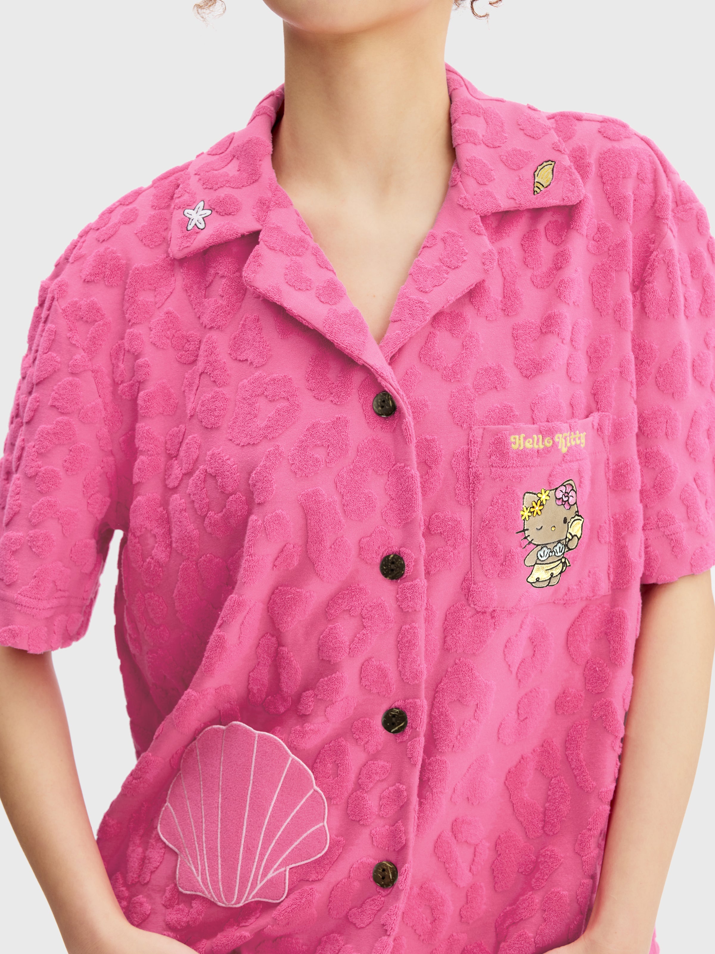 "Hello Kitty" Terry Loungewear Set Short Sleeve & Shorts – Hot Pink Leopard