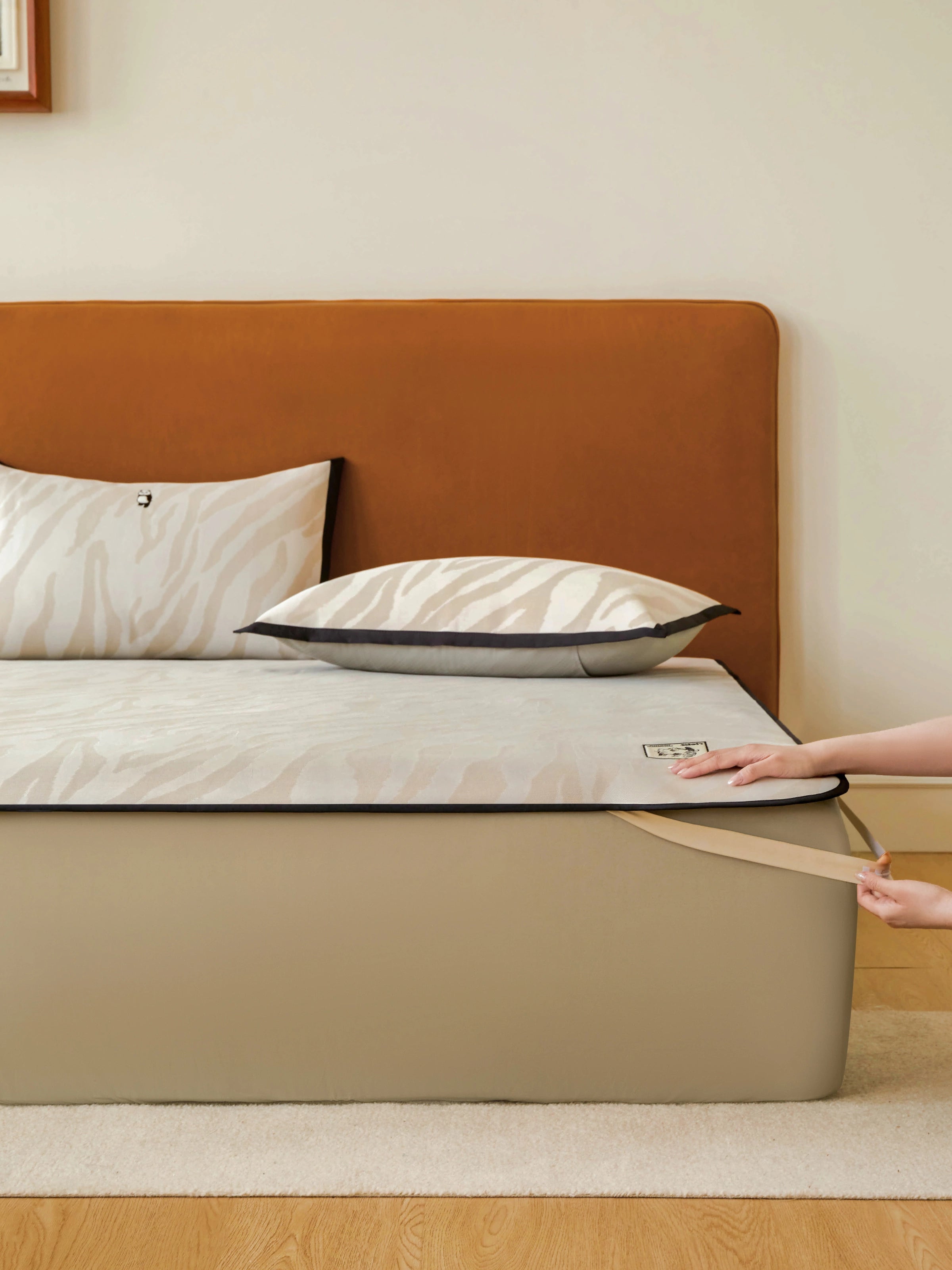 "Panda PomPom" Cooling Mat Set Zebra Patterned