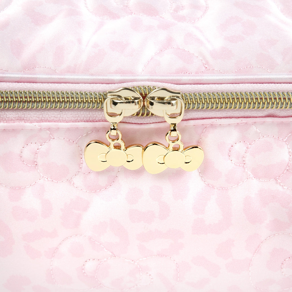 "Hello Kitty" Large Quilted Travel Storage Bag – Pink Leopard