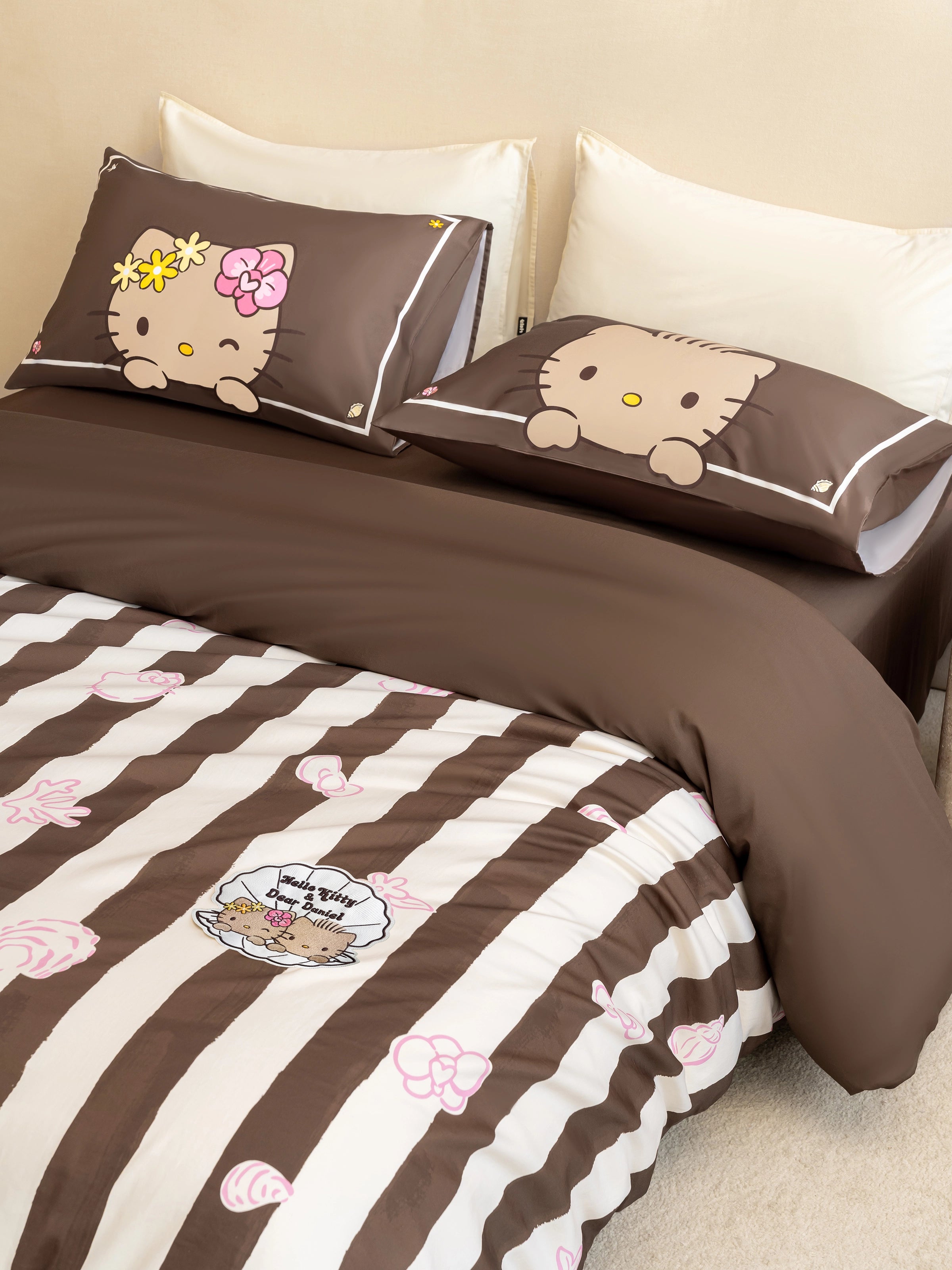 "Hello Kitty & Dear Daniel" Cotton Sateen Printed Bedding Set – Coconut Brown