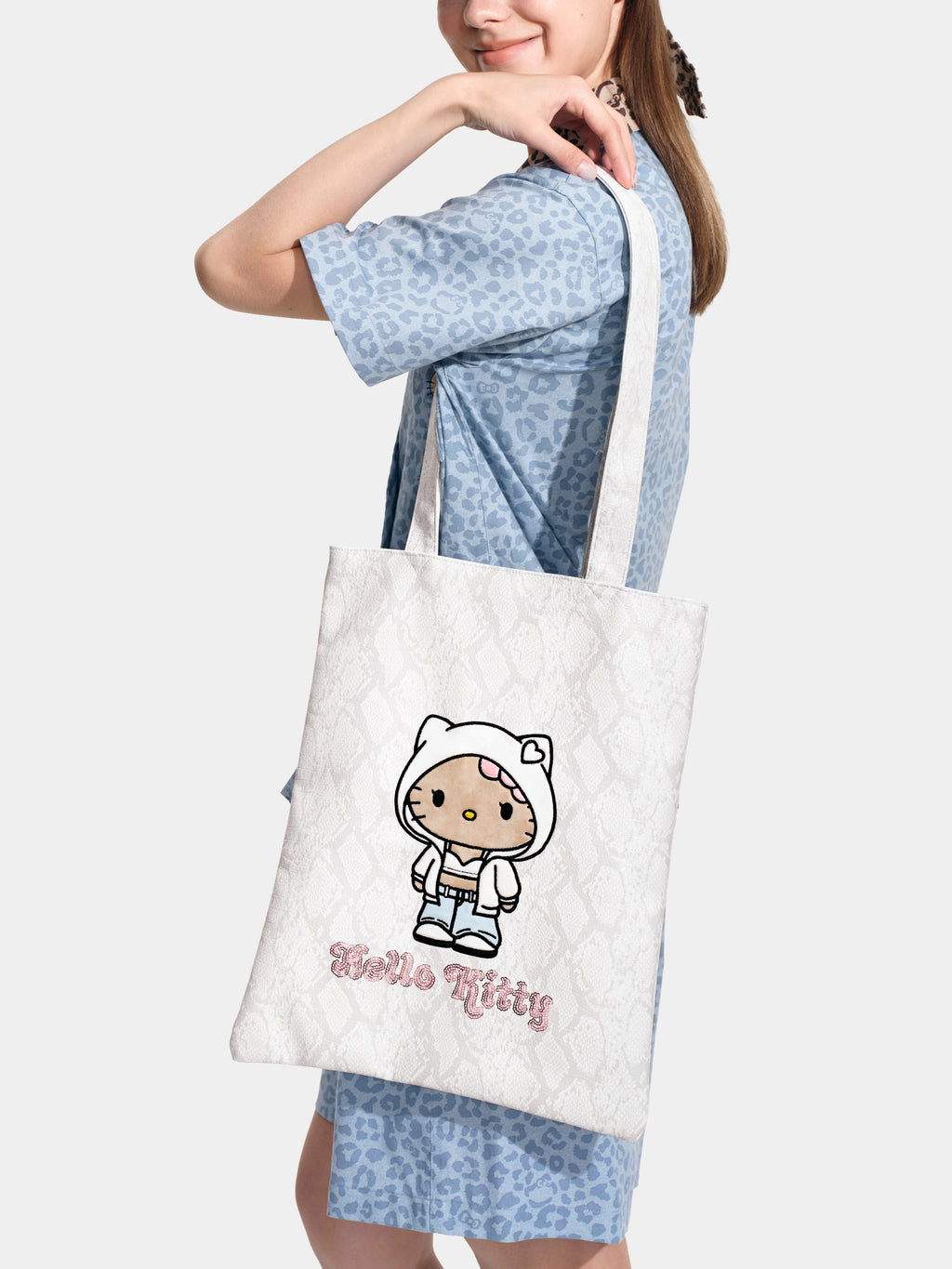 "Hello Kitty" Tote Bag – White Snake Print