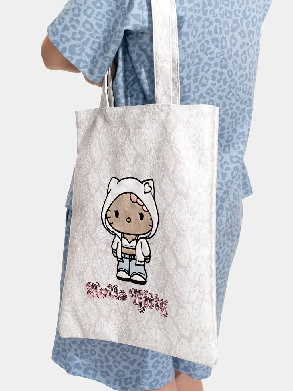 "Hello Kitty" Tote Bag – White Snake Print