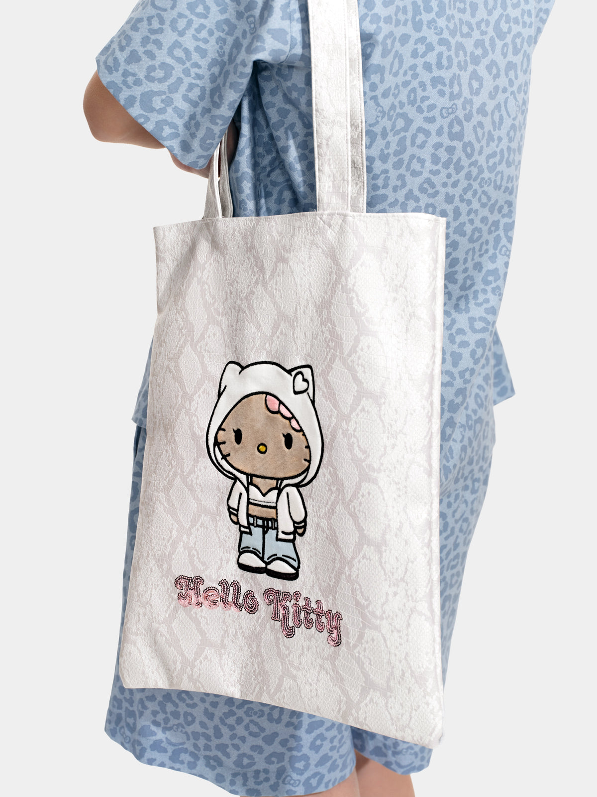 "Hello Kitty" Tote Bag – White Snake Print