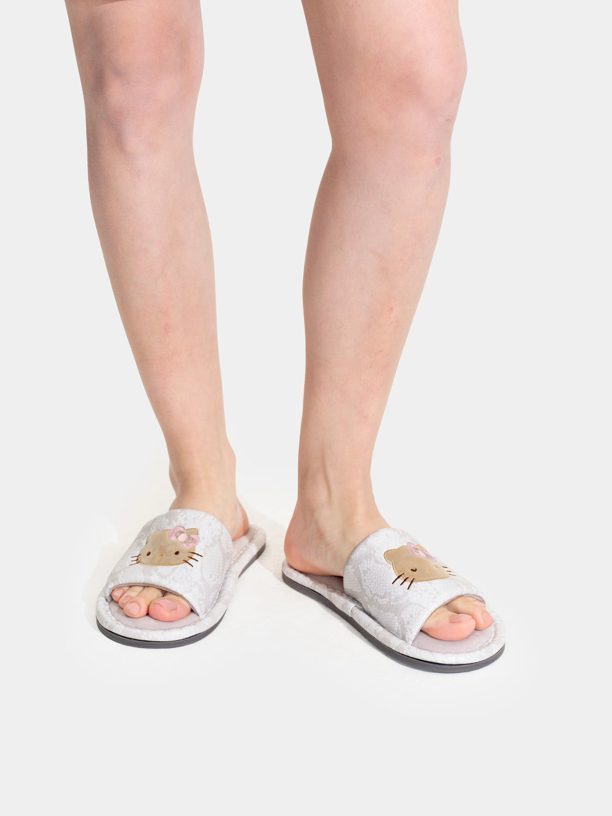“Hello Kitty” PU Slippers White Snake Print