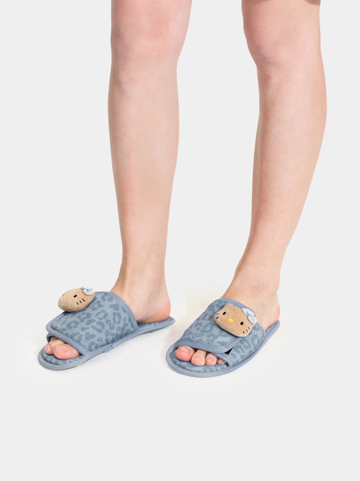 "Hello Kitty" GlideFold Slippers – Denim Leopard