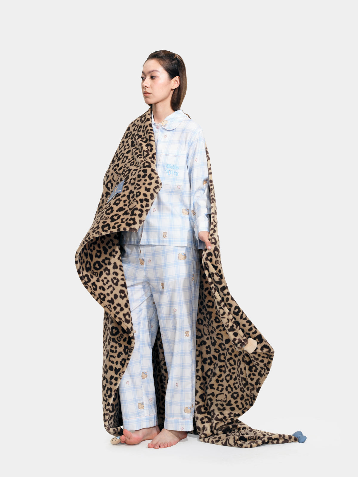 "Hello Kitty" Flannel Cozy Scented Blanket – Leopard