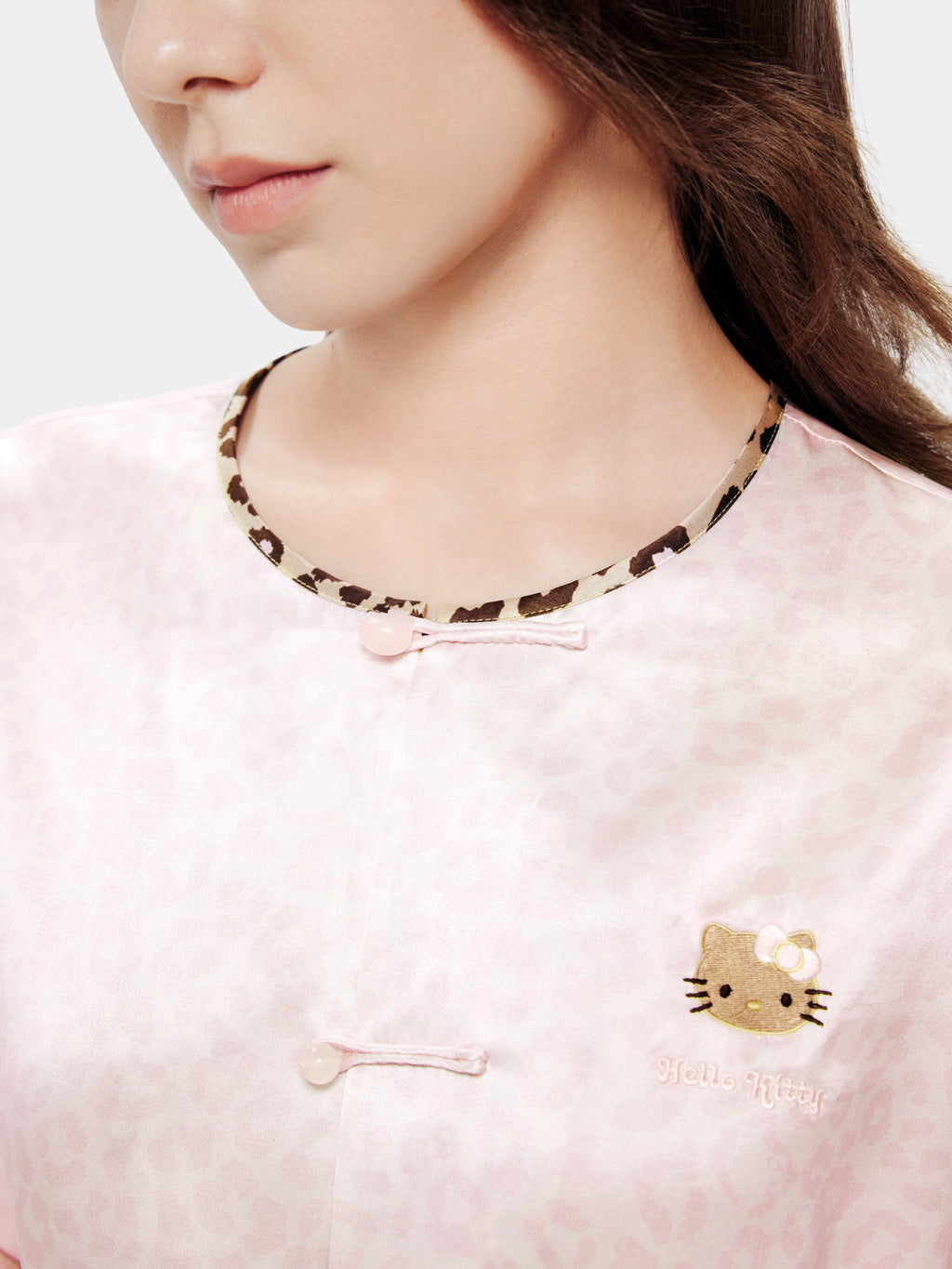 "Hello Kitty" 頂級厚磅桑蠶絲中式短上衣－粉色豹紋