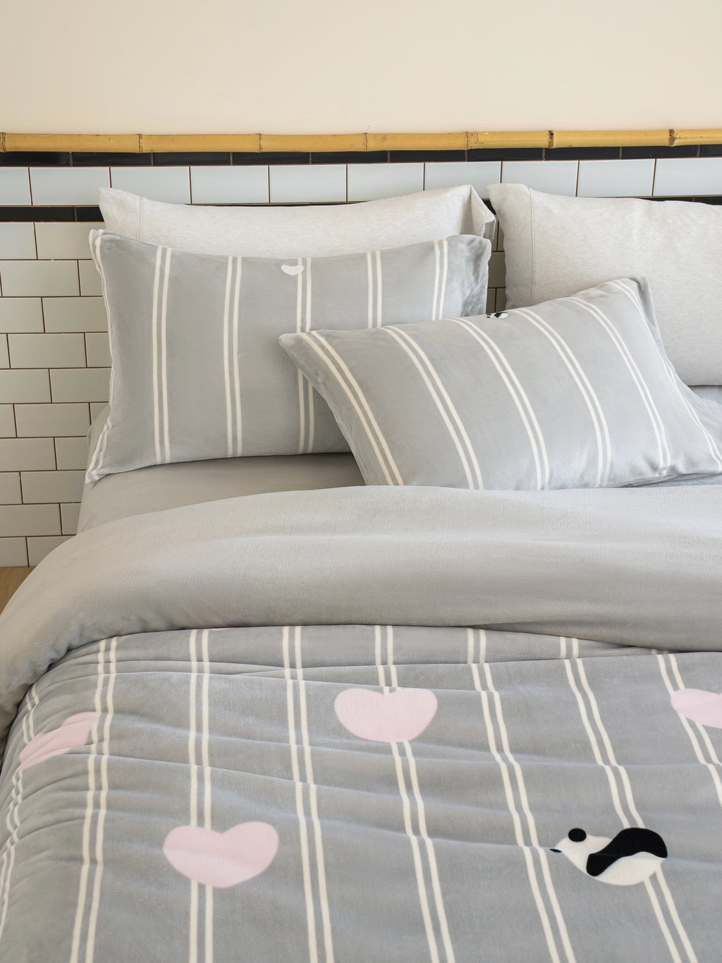 "panda pompom" "Hug Hug" Flannel Bedding Set – Grey