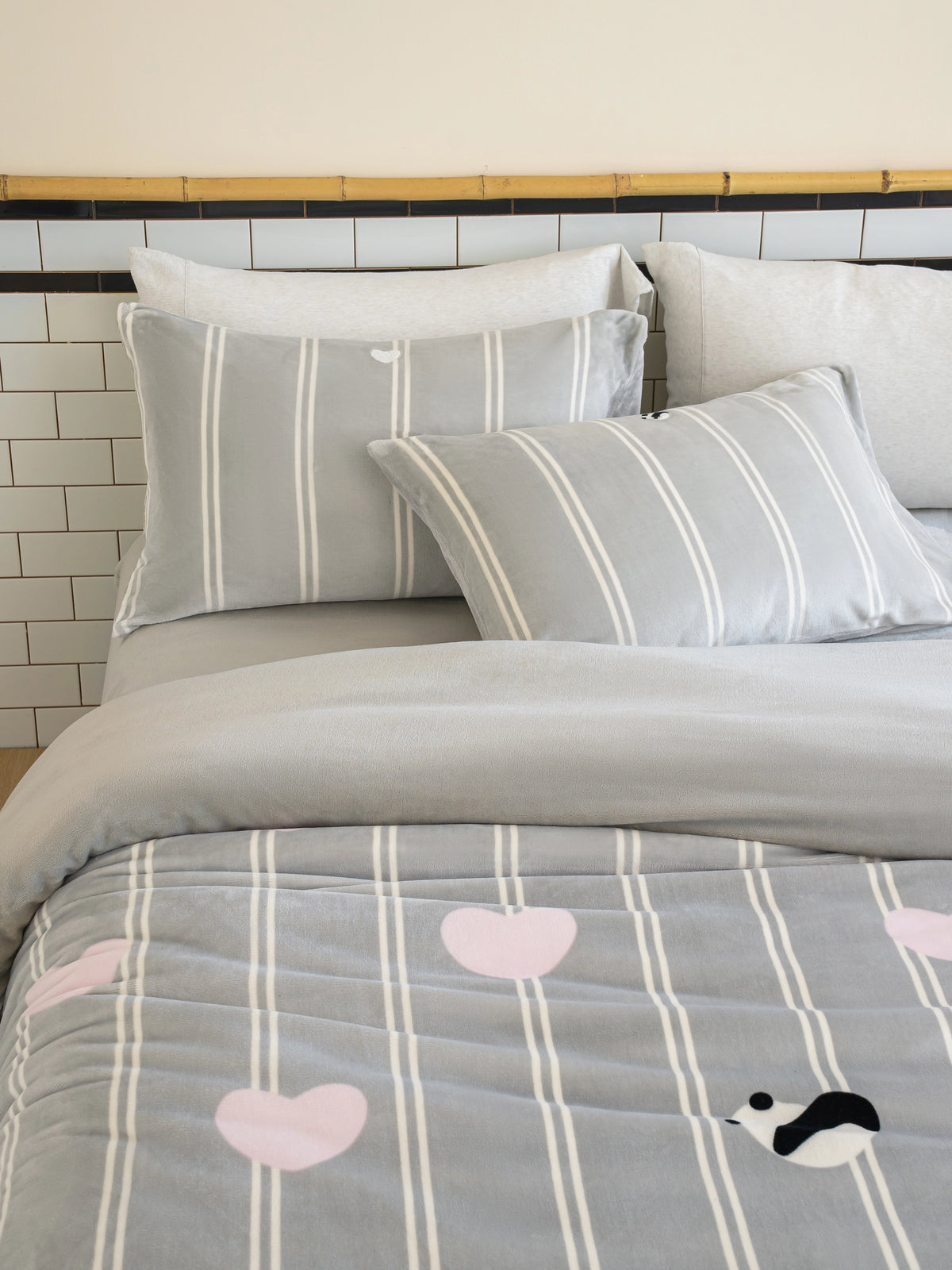 "panda pompom" "Hug Hug" Flannel Bedding Set – Grey